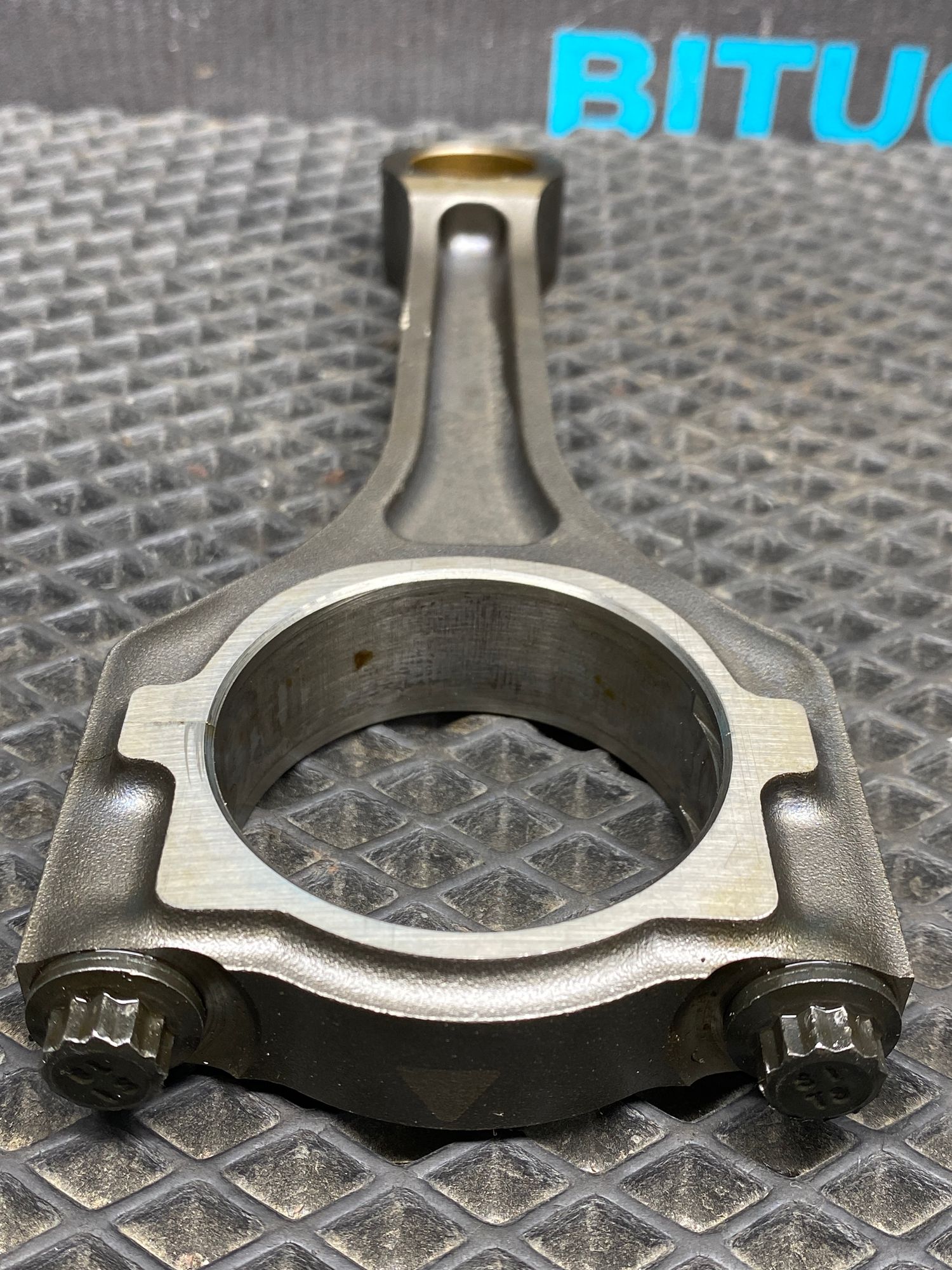 https://ycs.partsauto.market/partsauto-images/thmbs/userImages/c8f07ba63eb5b2f0f6006ea854bf8f7d/part/d00093a1-aa03-4f80-9e48-7418c9848692_1777202832559.jpg
