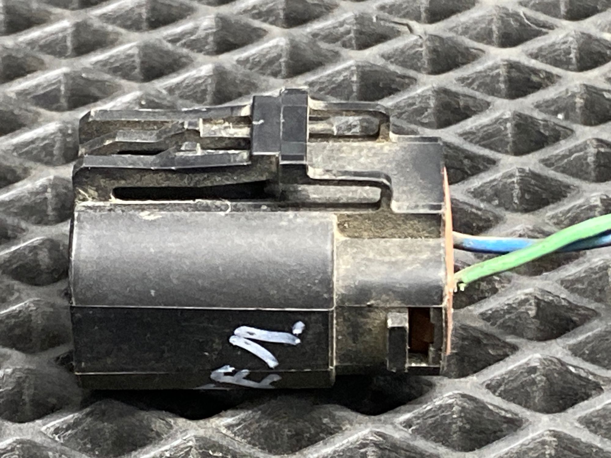 Б/У Фишка моторчика вентилятора Kia Cerato 2 TD , AT G4FC 1.6 L 2011г, 499 рублей, Краснодар