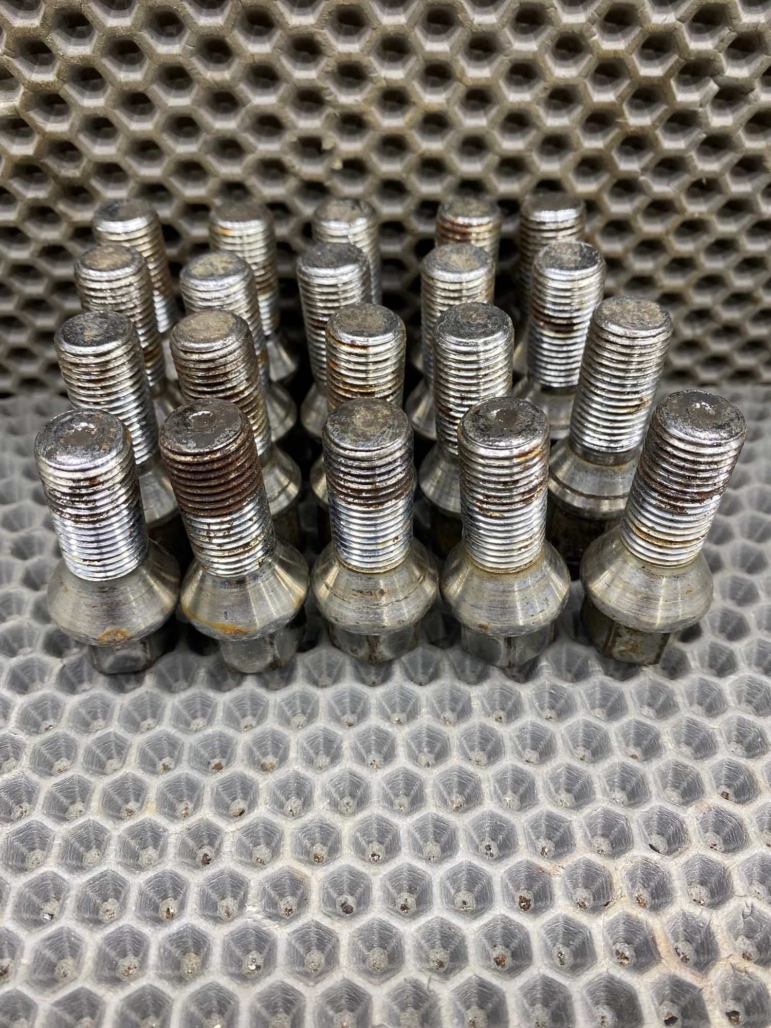 Б/У Болты колесные комплект Volkswagen Transporter T4 4 дорест. 1990—2003 1993 синий, 1490 рублей, Краснодар