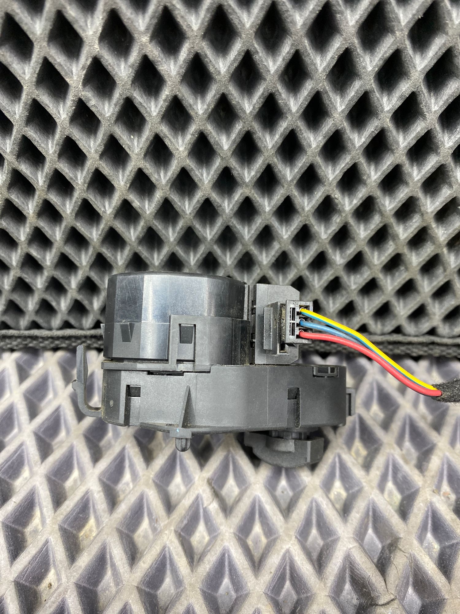 Б/У Сервопривод заслонок отопителя BMW 7-Series 4 дорест. 2001—2005 2003 Черный, 890 рублей, Краснодар