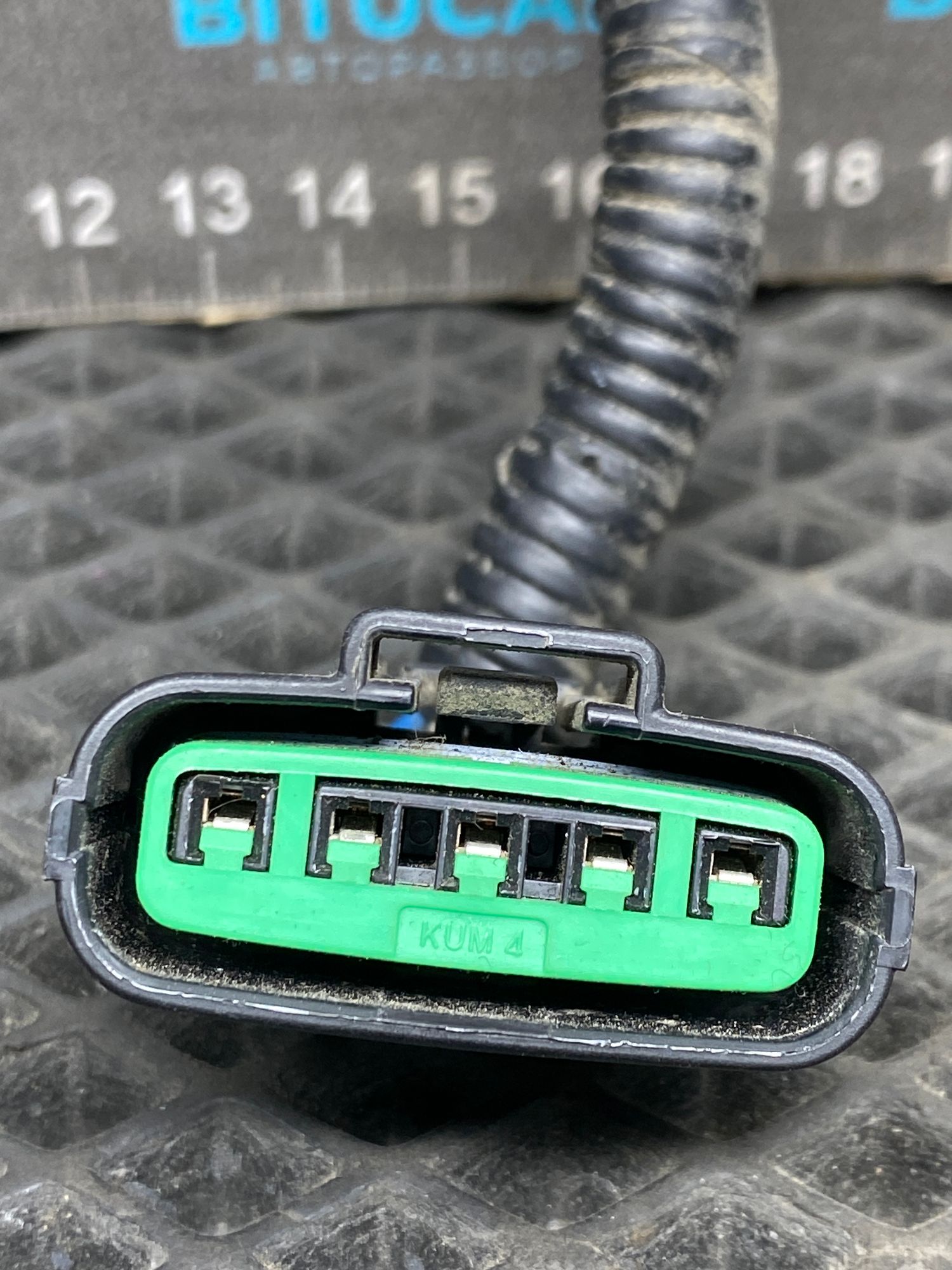 https://ycs.partsauto.market/partsauto-images/thmbs/userImages/c8f07ba63eb5b2f0f6006ea854bf8f7d/part/d0b3c197-3d95-46b1-81bc-01a6353dbb35_1777551508632.jpg