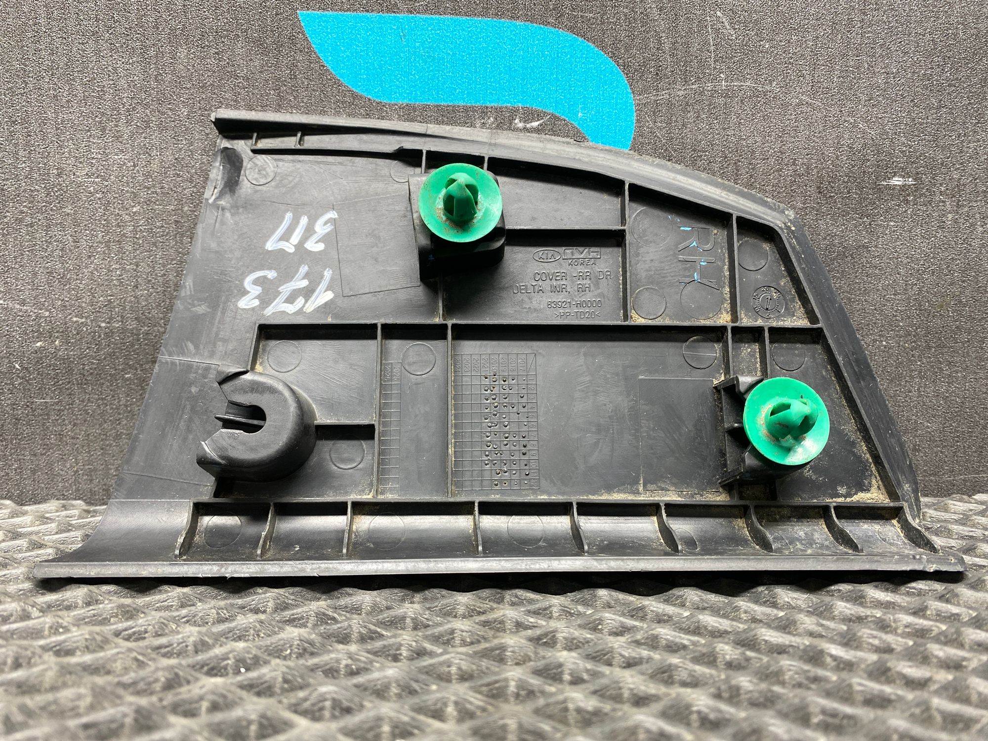 https://ycs.partsauto.market/partsauto-images/thmbs/userImages/c8f07ba63eb5b2f0f6006ea854bf8f7d/part/d1a3acee-4c38-4b13-a2a8-b9f4224e862e_1776932086745.jpg