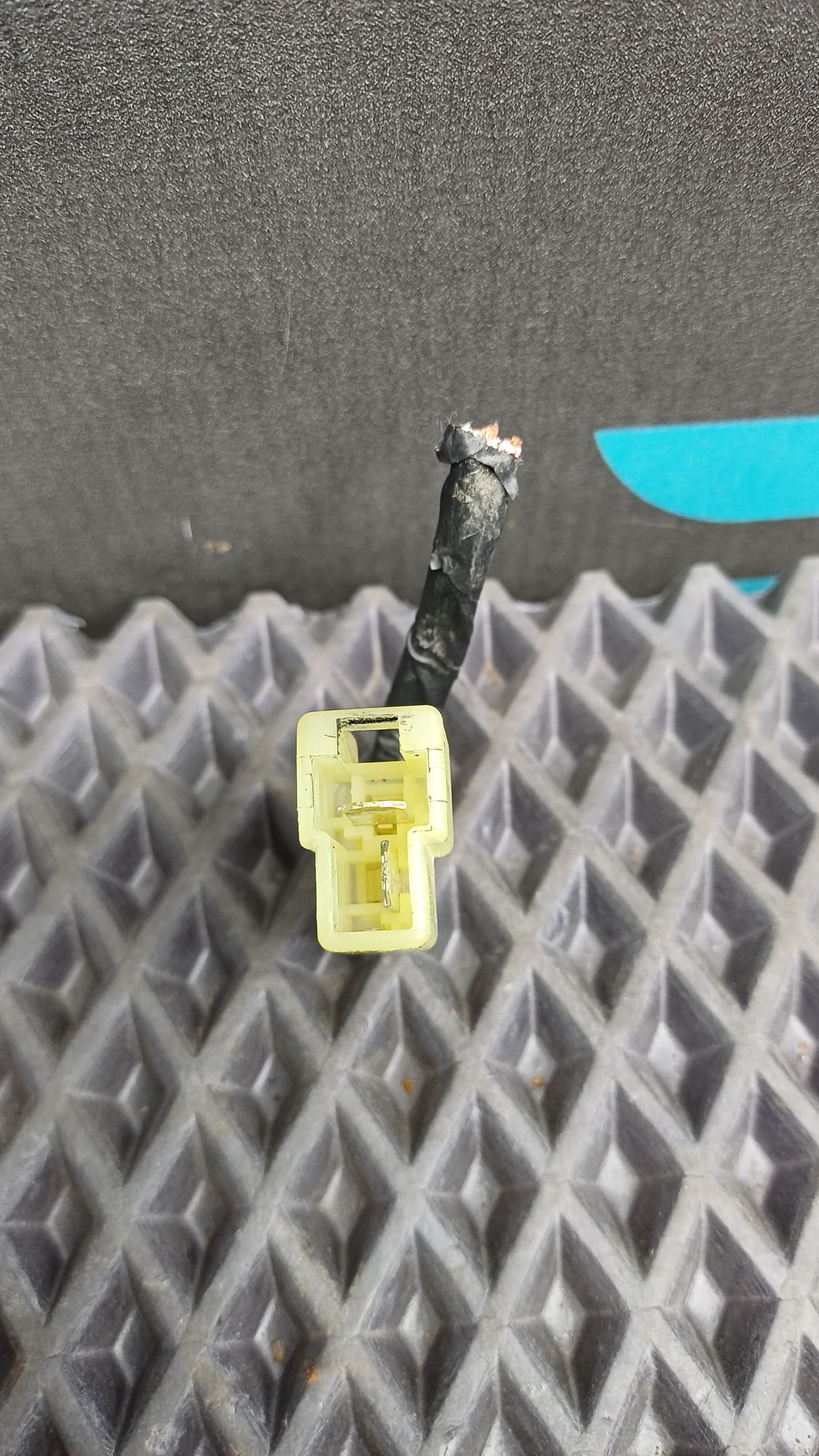https://ycs.partsauto.market/partsauto-images/thmbs/userImages/c8f07ba63eb5b2f0f6006ea854bf8f7d/part/d1ab1933-a519-4747-82b0-4a9597e7a2b9_1774618219121.jpg