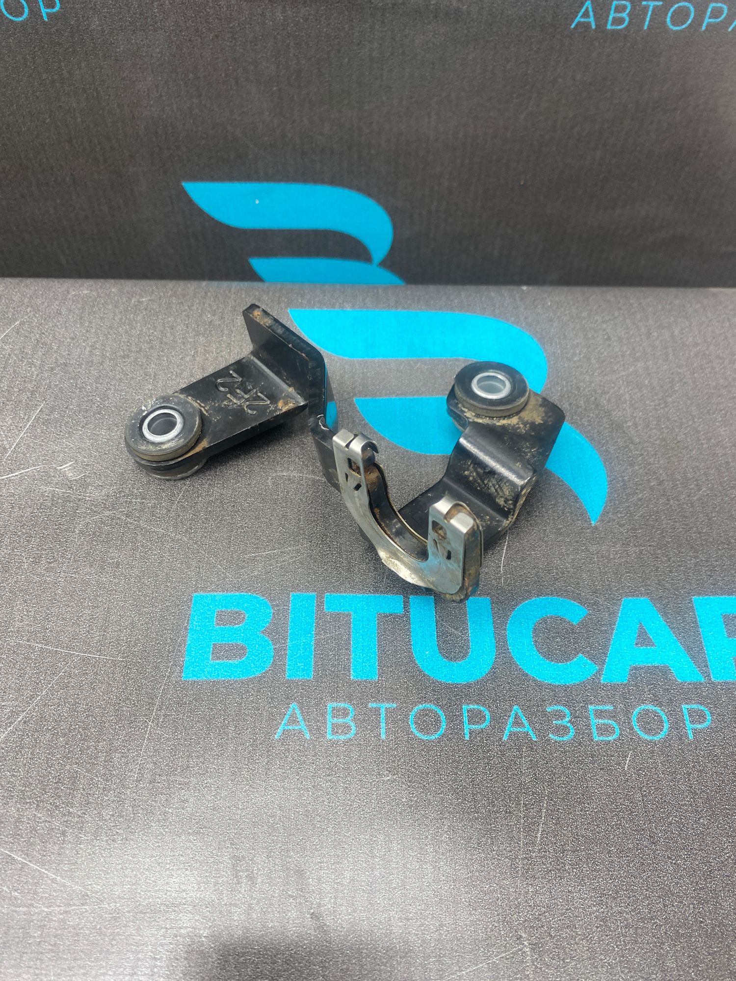 https://ycs.partsauto.market/partsauto-images/thmbs/userImages/c8f07ba63eb5b2f0f6006ea854bf8f7d/part/d1b11452-253d-4aa5-a1d6-dcfa65d6a6f8_1771324995371.jpg
