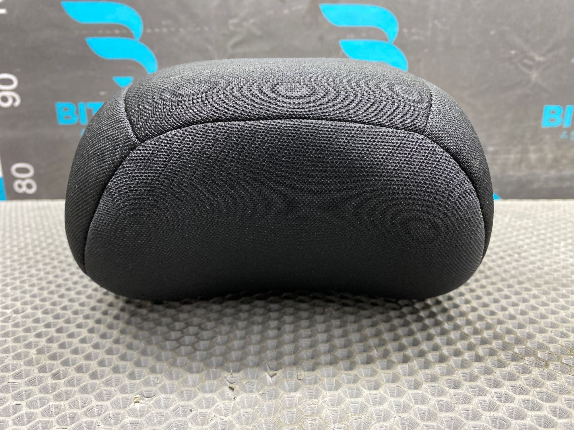 https://ycs.partsauto.market/partsauto-images/thmbs/userImages/c8f07ba63eb5b2f0f6006ea854bf8f7d/part/d1c9a053-f096-461d-a9ea-eaf11d0c24eb_1777029788128.jpg