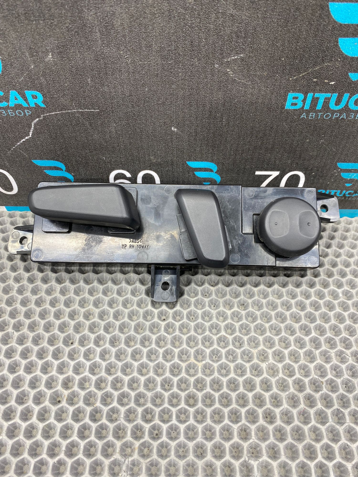 Б/У Кнопки управления сиденьем Kia Optima 4 JF (G4KJ) 2.4L AT 2019 GT-Line, 8990 рублей, Краснодар