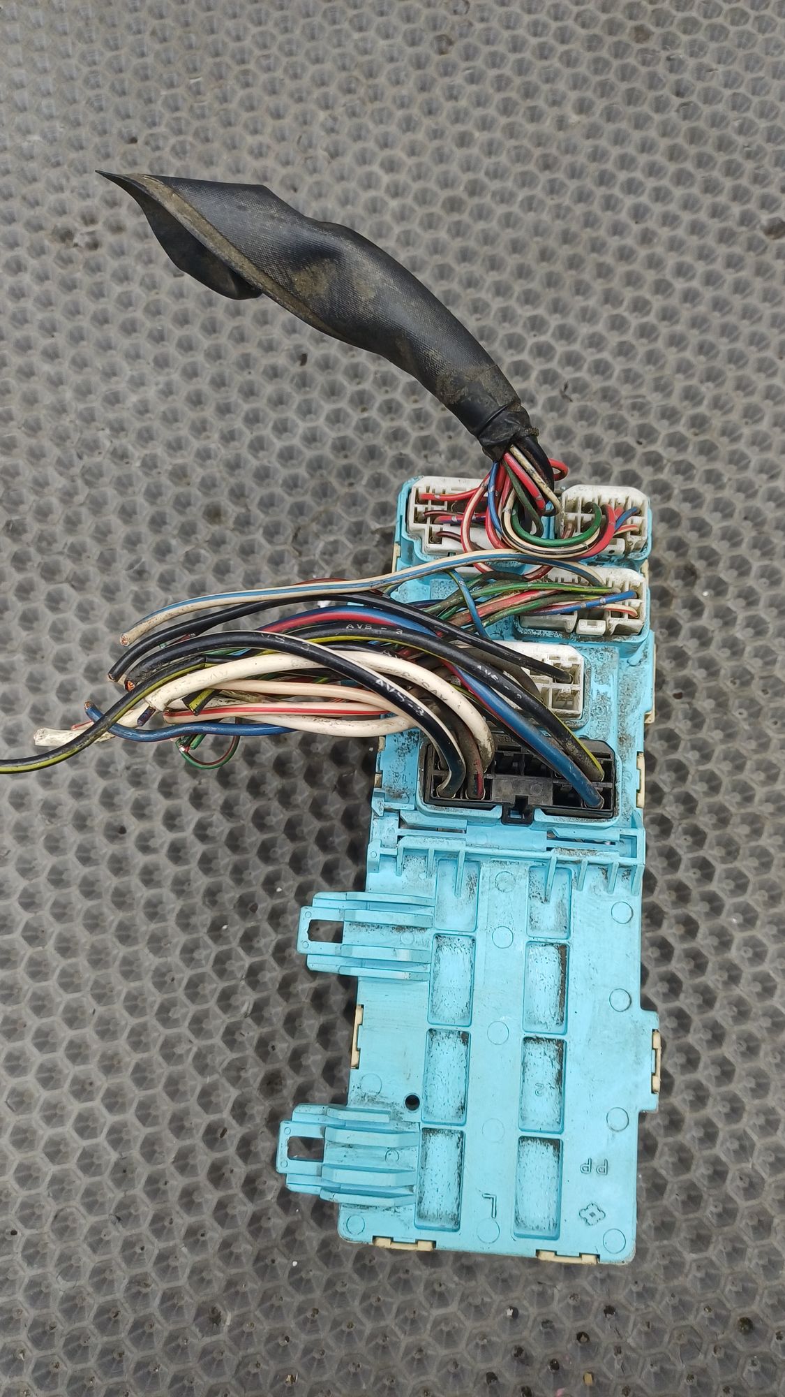 Б/У Блок предохранителей салонный с фишкой Toyota CARINA E 6 дорест. 1992—1996 1994 Зеленый, 1490 рублей, Краснодар