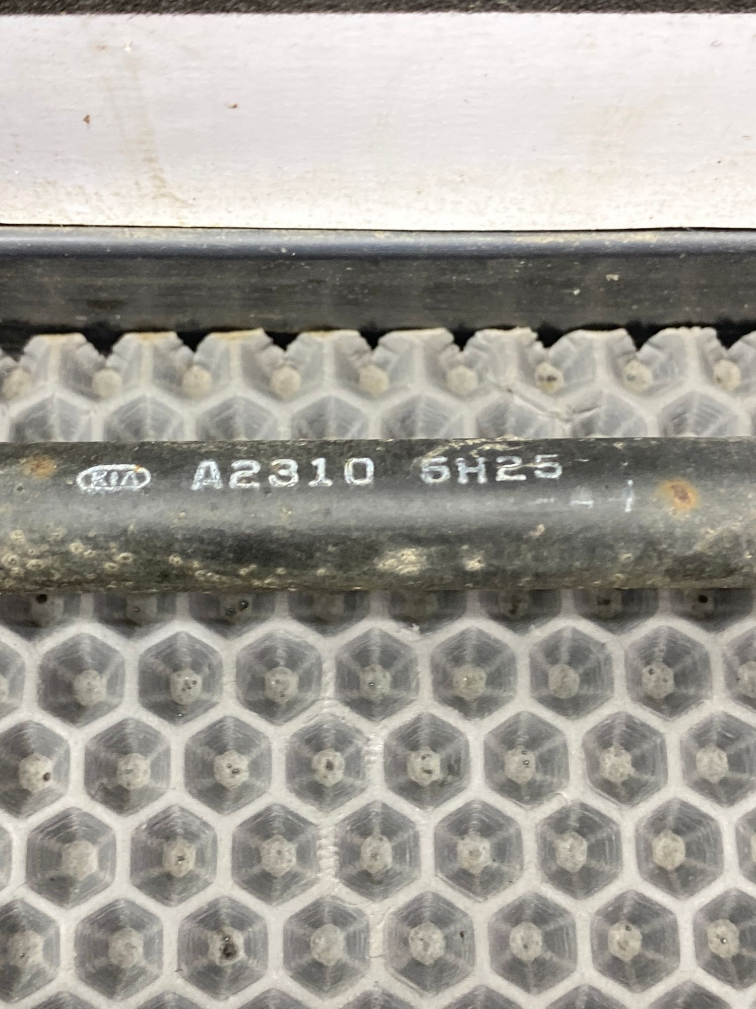 https://ycs.partsauto.market/partsauto-images/thmbs/userImages/c8f07ba63eb5b2f0f6006ea854bf8f7d/part/d231473a-0973-47ed-a9cb-786a7e8dc1f4_1777559482418.jpg