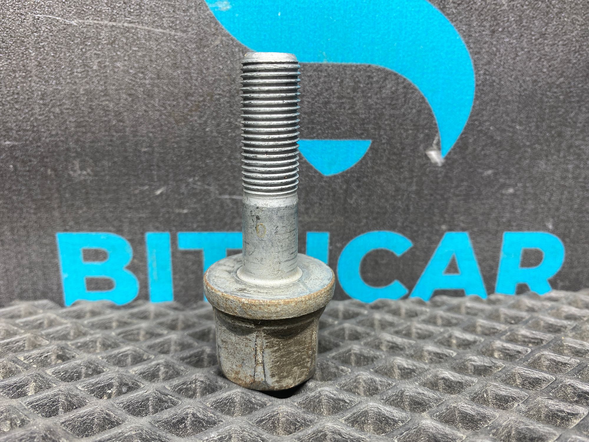 https://ycs.partsauto.market/partsauto-images/thmbs/userImages/c8f07ba63eb5b2f0f6006ea854bf8f7d/part/d277963d-12df-46a6-904d-8a17b0a467ff_1776925484365.jpg