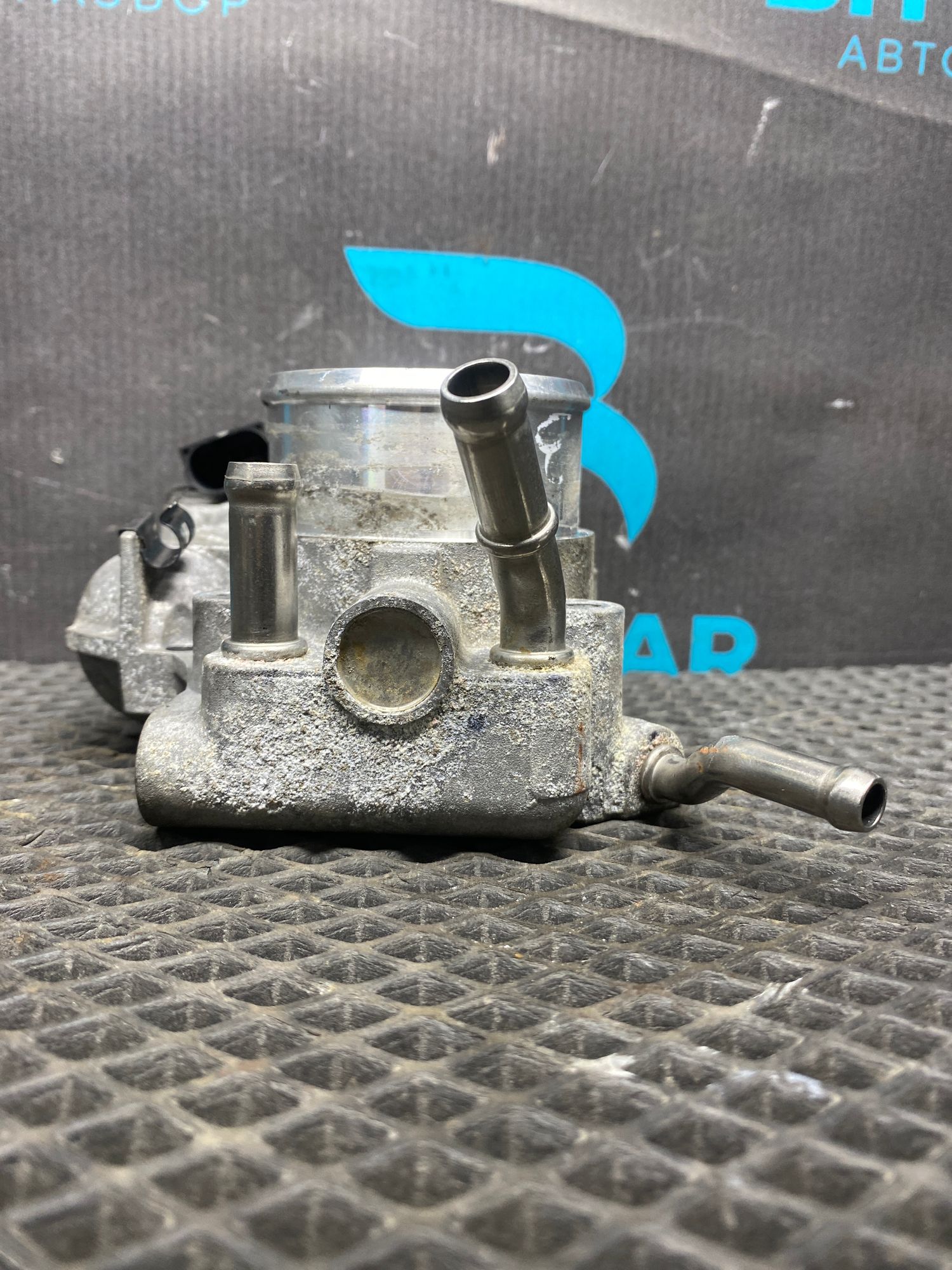 https://ycs.partsauto.market/partsauto-images/thmbs/userImages/c8f07ba63eb5b2f0f6006ea854bf8f7d/part/d27d5d8b-f0ed-4688-a6f3-bbd2e0b4e7ed_1777114092871.jpg