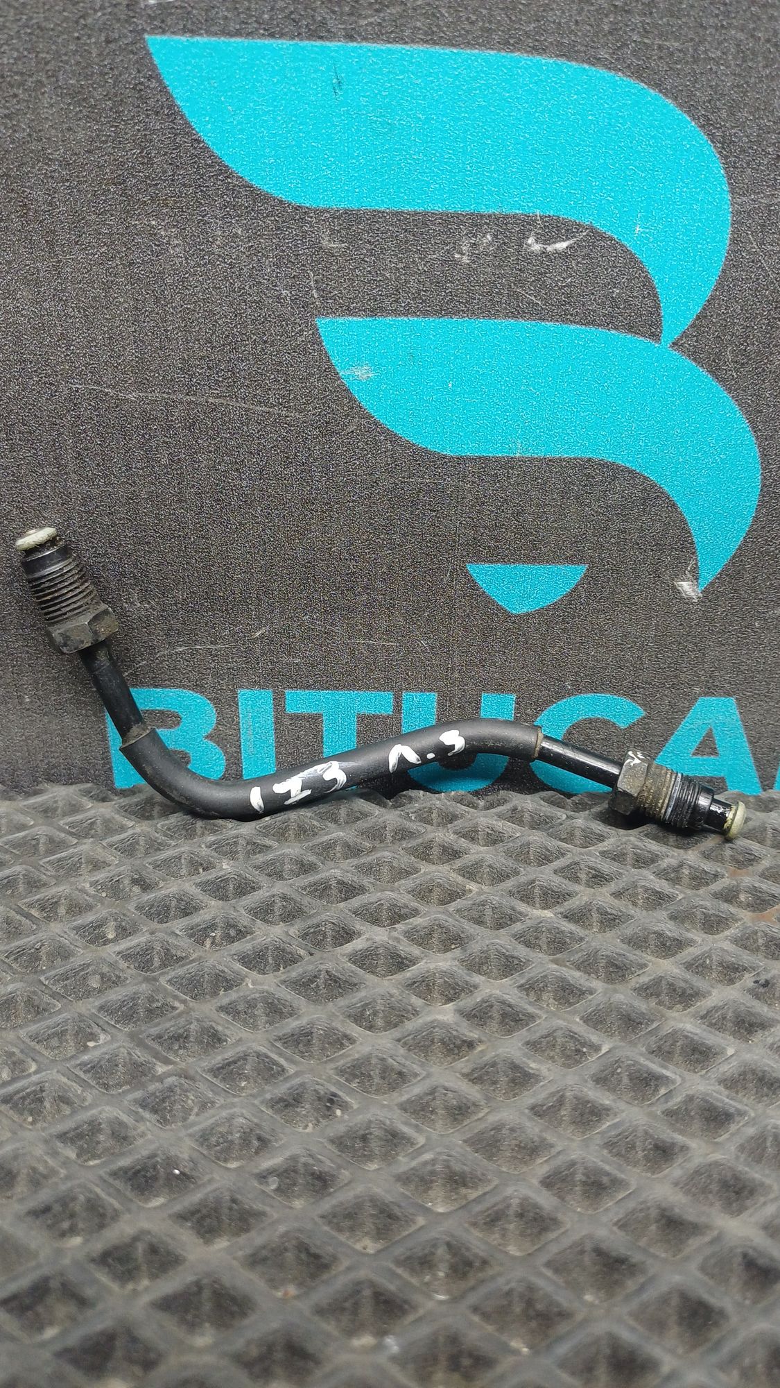 https://ycs.partsauto.market/partsauto-images/thmbs/userImages/c8f07ba63eb5b2f0f6006ea854bf8f7d/part/d2bfc32a-77b3-4616-91d8-d8c1e0942555_1777102915155.jpg