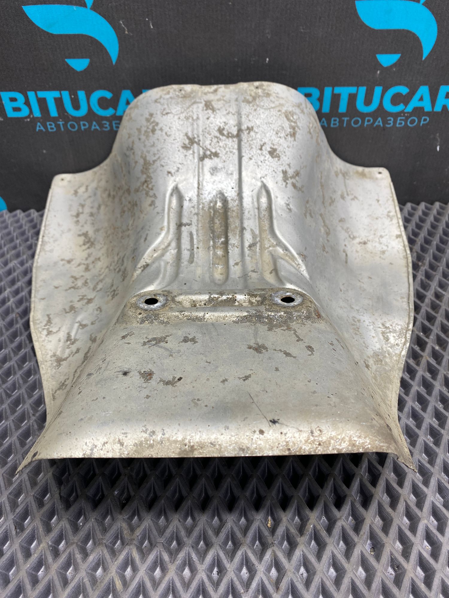 Б/У Экран тепловой глушителя Kia Ceed 1 ED (G4FC) 1.6L AT 2010 хэтчбек, 690 рублей, Краснодар