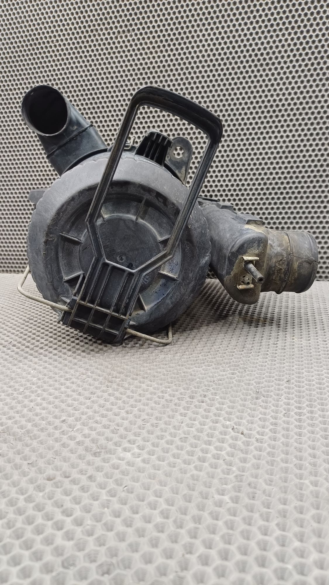 https://ycs.partsauto.market/partsauto-images/thmbs/userImages/c8f07ba63eb5b2f0f6006ea854bf8f7d/part/d2deaec7-721f-4b9a-865a-29b1de5c8c56_1774181296595.jpg