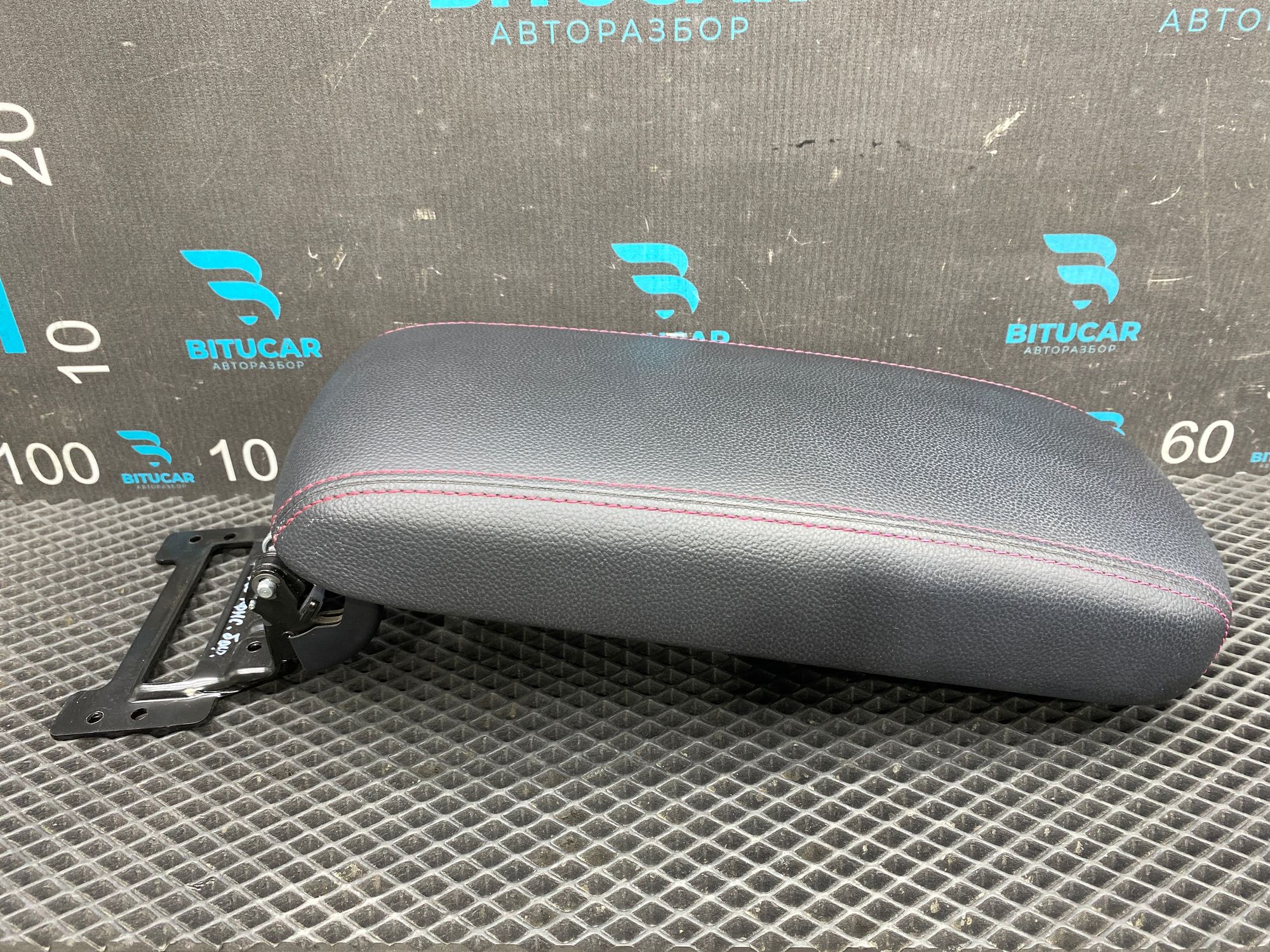 https://ycs.partsauto.market/partsauto-images/thmbs/userImages/c8f07ba63eb5b2f0f6006ea854bf8f7d/part/d35c007a-53e9-4815-be4d-74764aec9d8f_1777790766346.jpg
