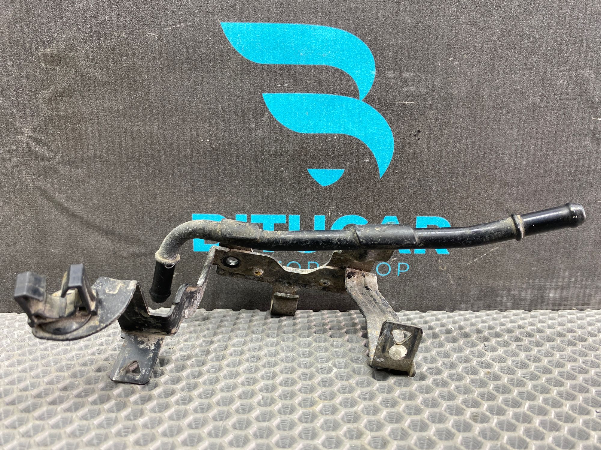 https://ycs.partsauto.market/partsauto-images/thmbs/userImages/c8f07ba63eb5b2f0f6006ea854bf8f7d/part/d3666e99-3e56-4059-80e2-f60fad21923c_1777538326007.jpg