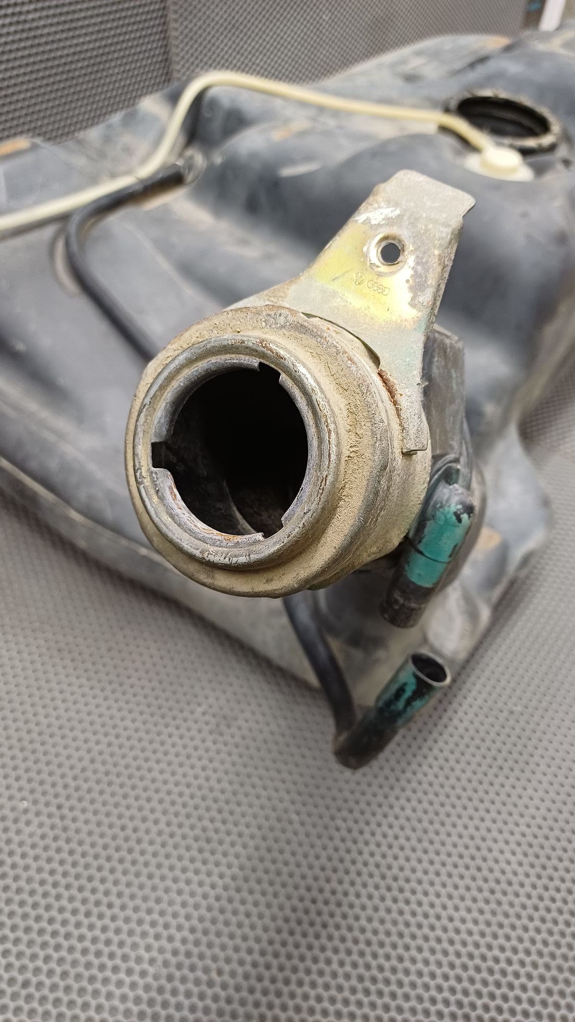 https://ycs.partsauto.market/partsauto-images/thmbs/userImages/c8f07ba63eb5b2f0f6006ea854bf8f7d/part/d375a765-8990-4fca-8642-8e5172af2b1d_1774437484032.jpg