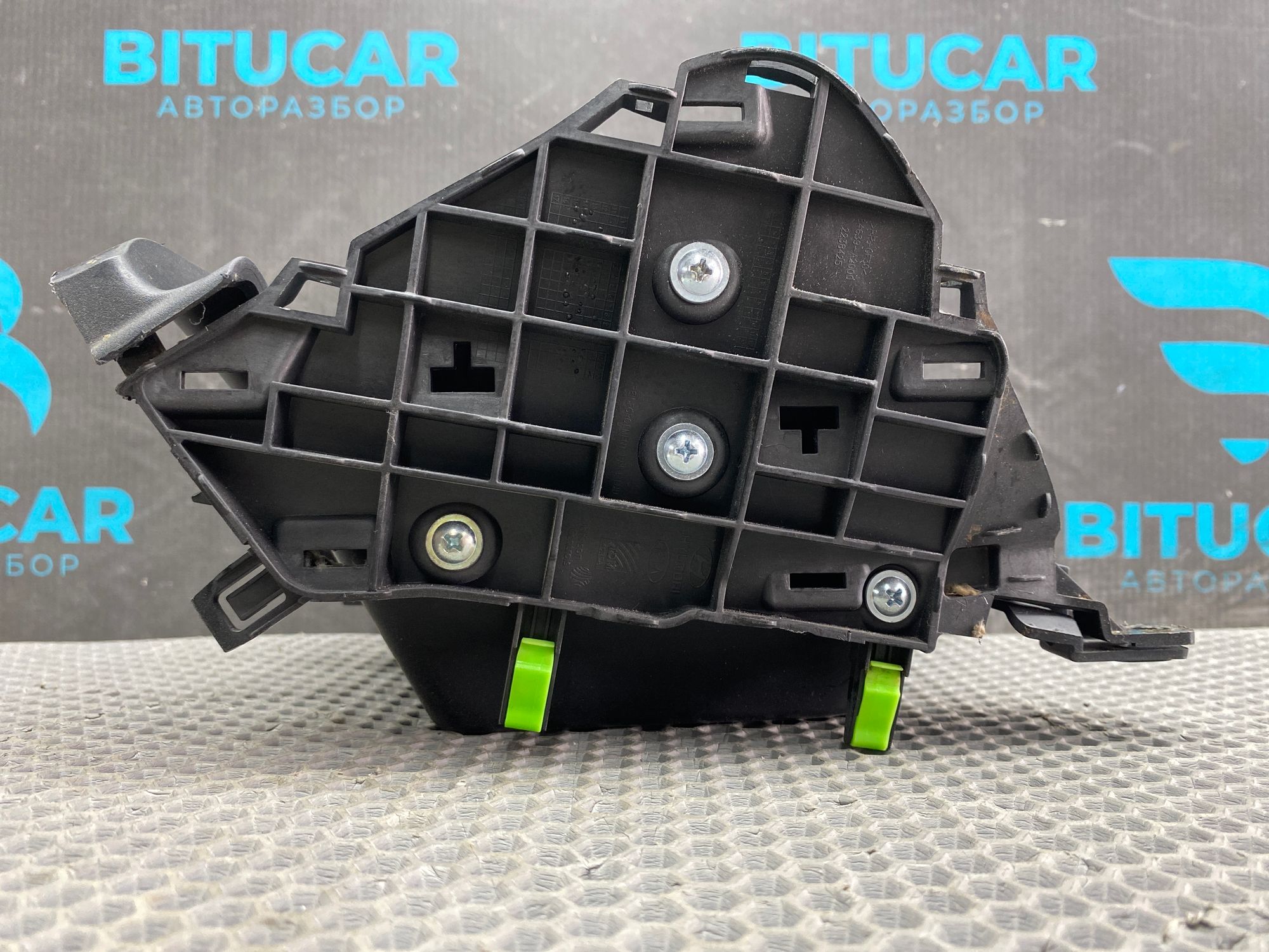 https://ycs.partsauto.market/partsauto-images/thmbs/userImages/c8f07ba63eb5b2f0f6006ea854bf8f7d/part/d49bd6c5-2e0e-4fa1-9308-db4fdc85d2b7_1777539237572.jpg