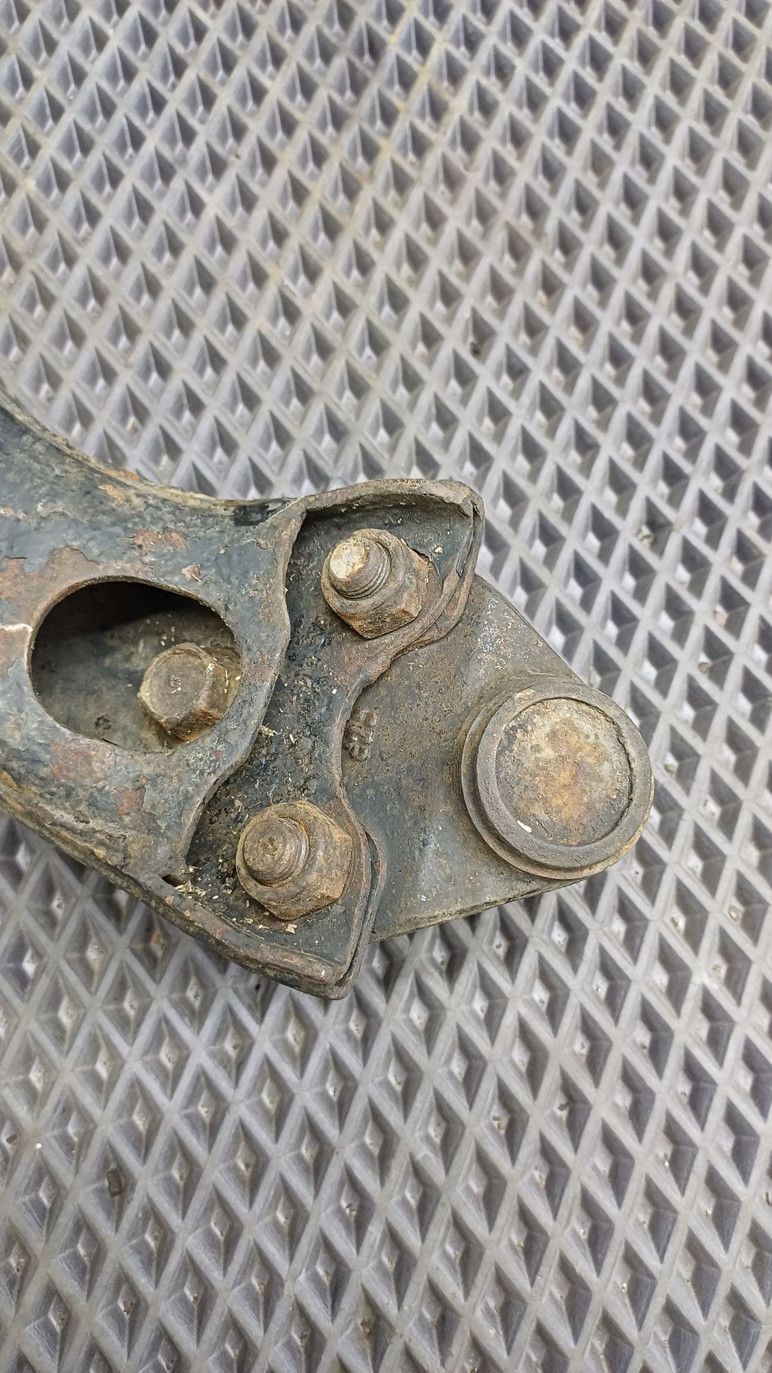 Б/У Рычаг передний правый нижний Toyota CARINA E 6 дорест. 1992—1996 1994 Зеленый, 1290 рублей, Краснодар