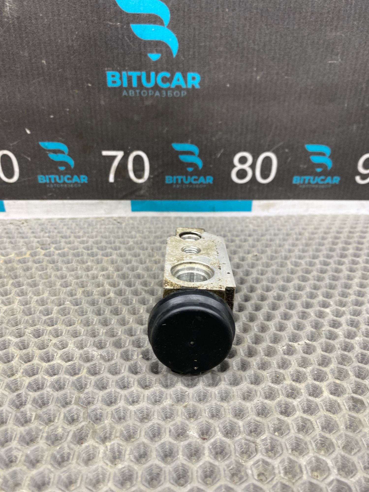 https://ycs.partsauto.market/partsauto-images/thmbs/userImages/c8f07ba63eb5b2f0f6006ea854bf8f7d/part/d5a941b5-3205-47a3-9771-5fd8aef7541d_1767792358497.jpg