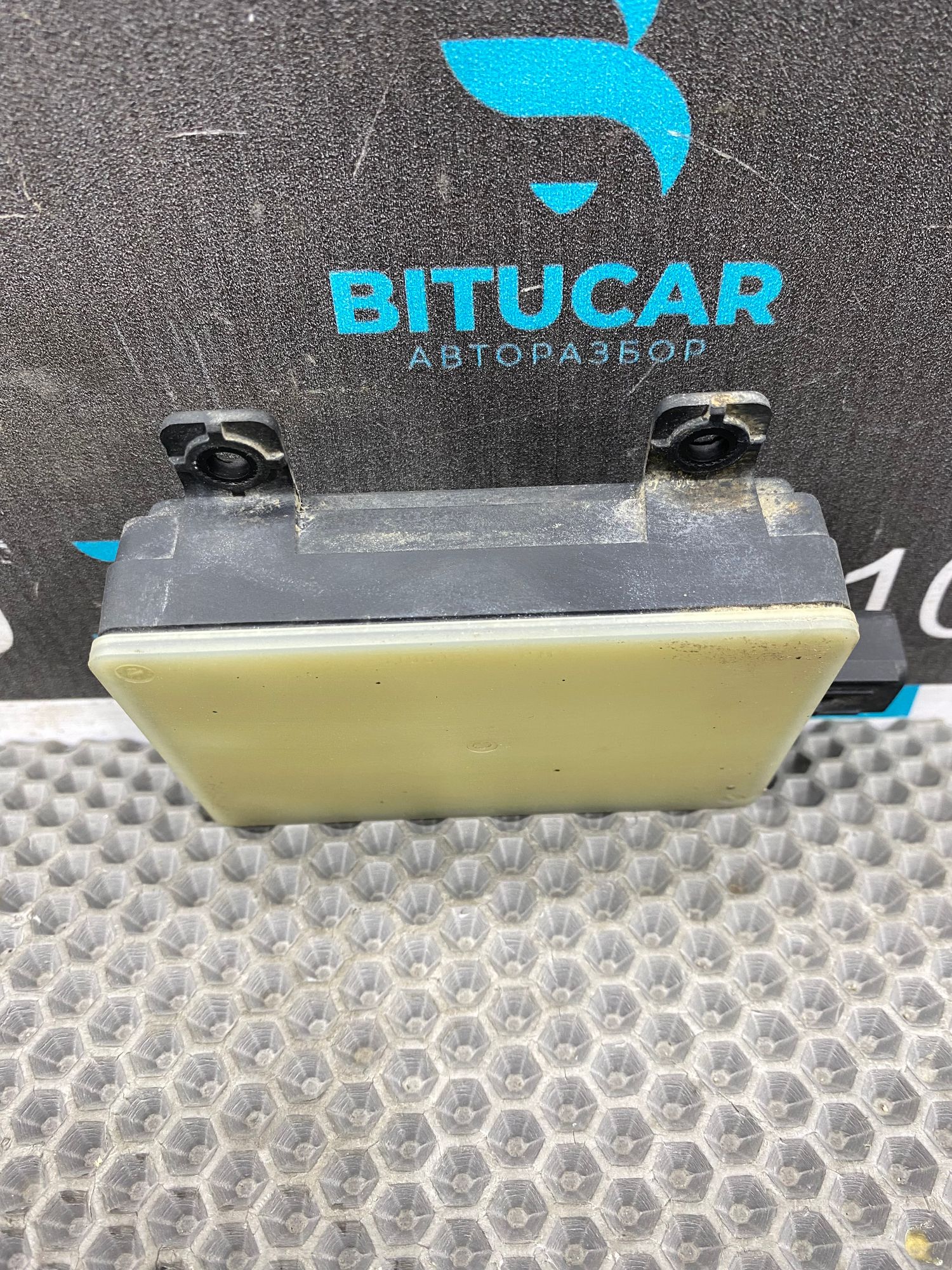 https://ycs.partsauto.market/partsauto-images/thmbs/userImages/c8f07ba63eb5b2f0f6006ea854bf8f7d/part/d5f0f93e-d92e-4326-accd-6d9b19c0f95b_1769417434714.jpg