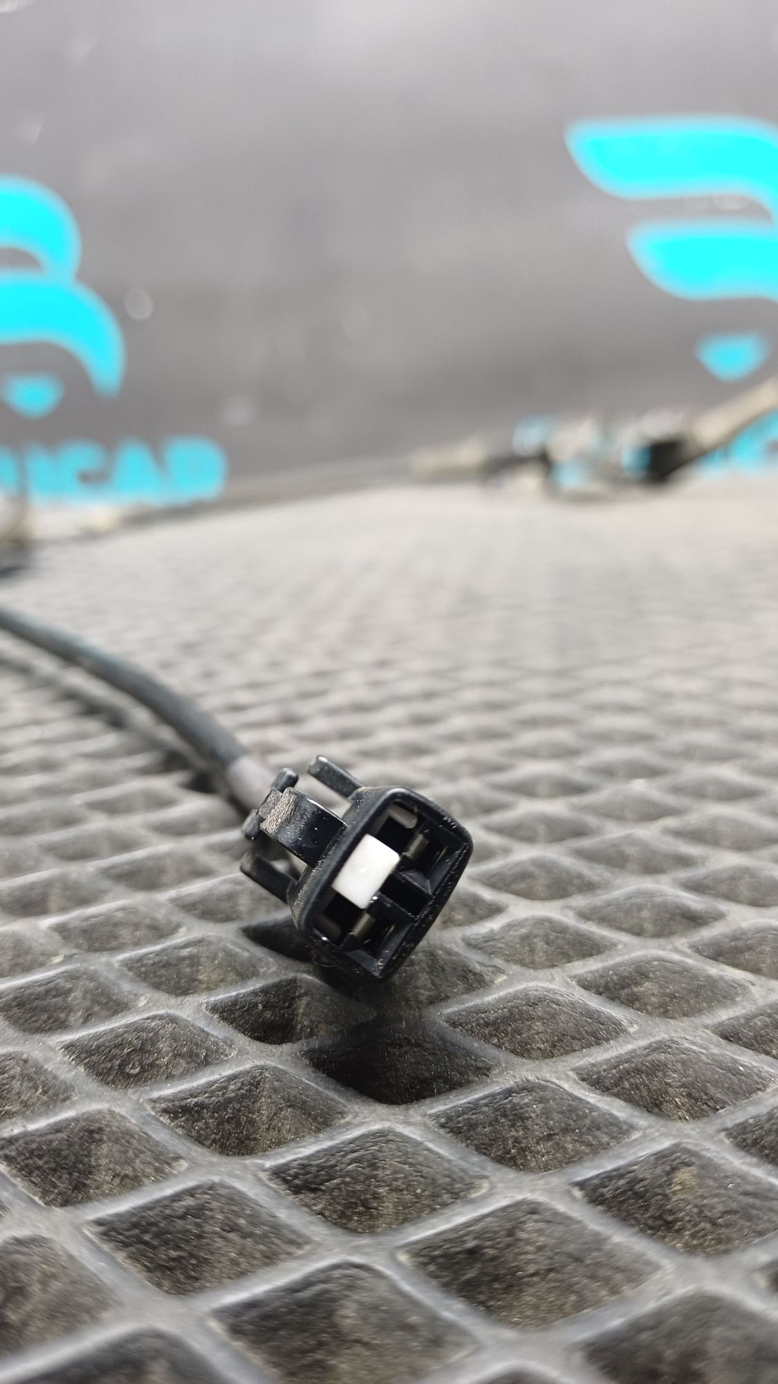https://ycs.partsauto.market/partsauto-images/thmbs/userImages/c8f07ba63eb5b2f0f6006ea854bf8f7d/part/d6c0ef4e-b072-447f-b4ac-2b1d37ced39a_1777099613348.jpg