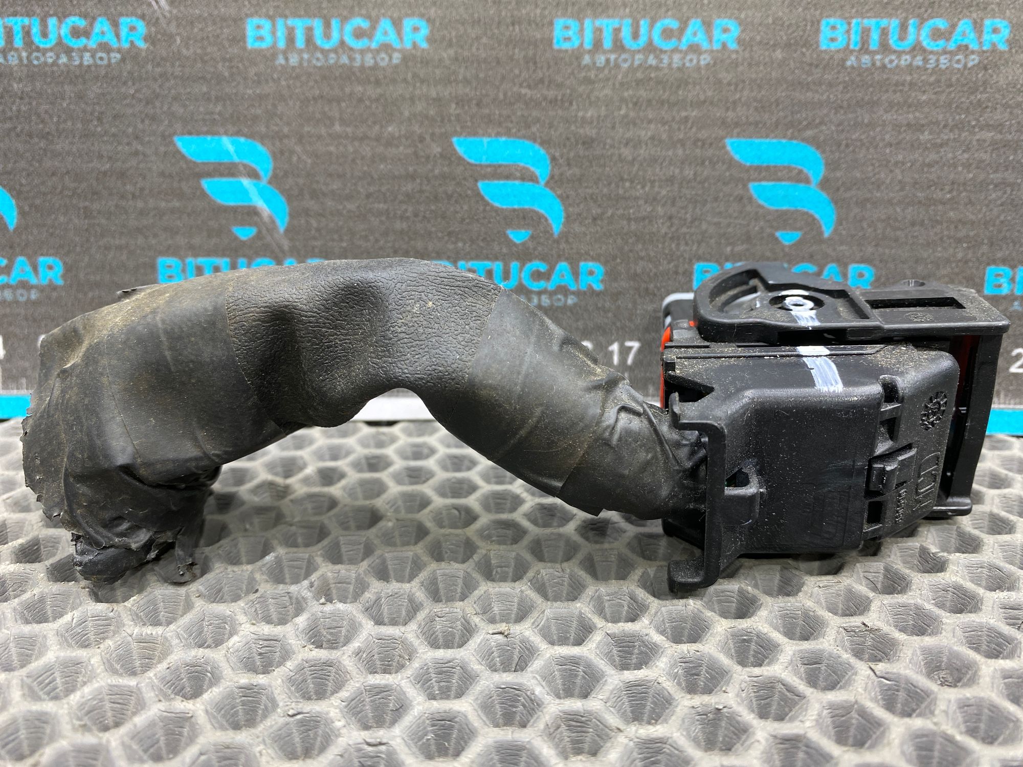 https://ycs.partsauto.market/partsauto-images/thmbs/userImages/c8f07ba63eb5b2f0f6006ea854bf8f7d/part/d7445299-d395-49de-b984-313c62a38ace_1777807169285.jpg