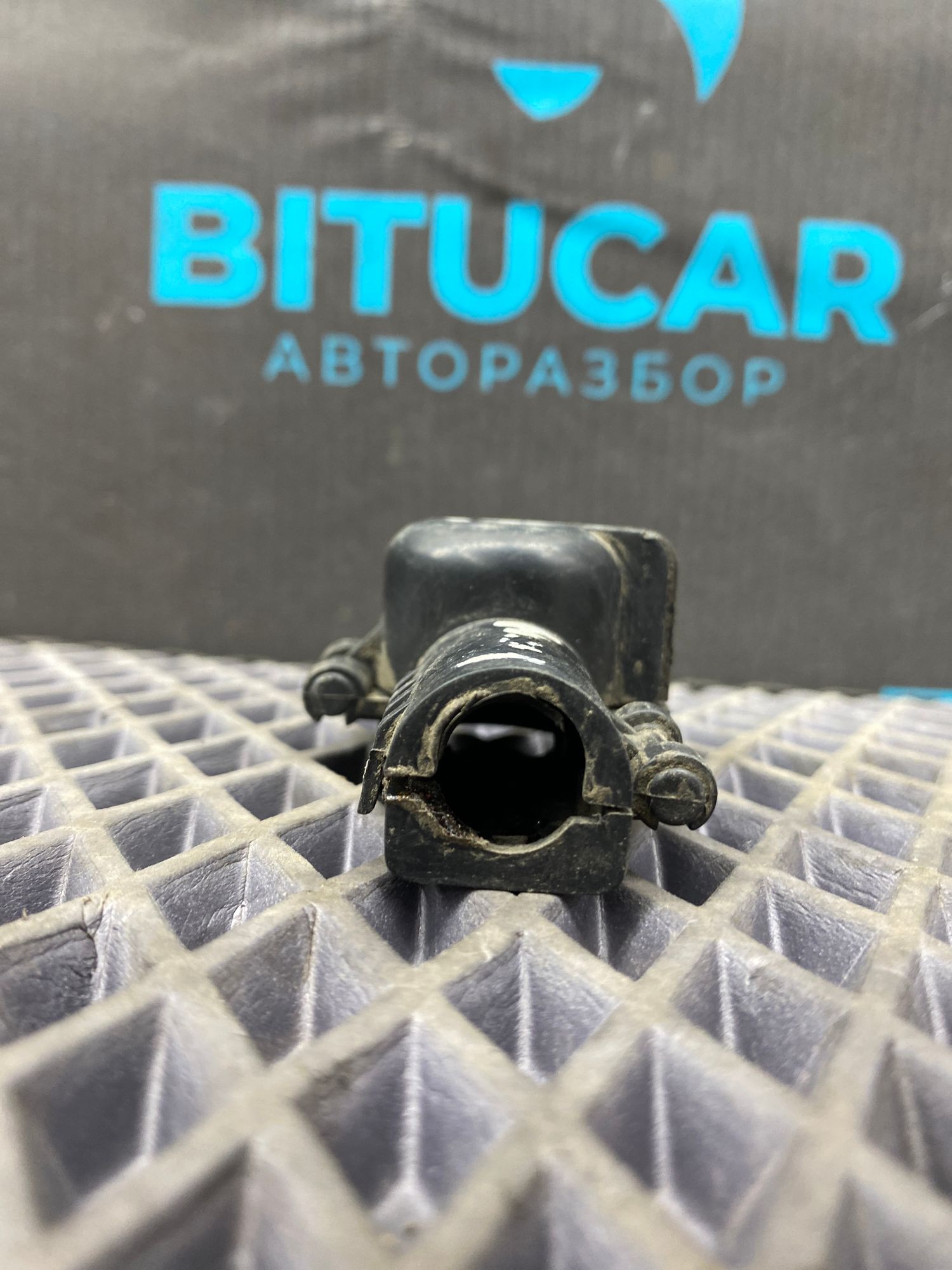 https://ycs.partsauto.market/partsauto-images/thmbs/userImages/c8f07ba63eb5b2f0f6006ea854bf8f7d/part/d75b8822-6476-4d79-9880-c54047485a25_1772714082839.jpg