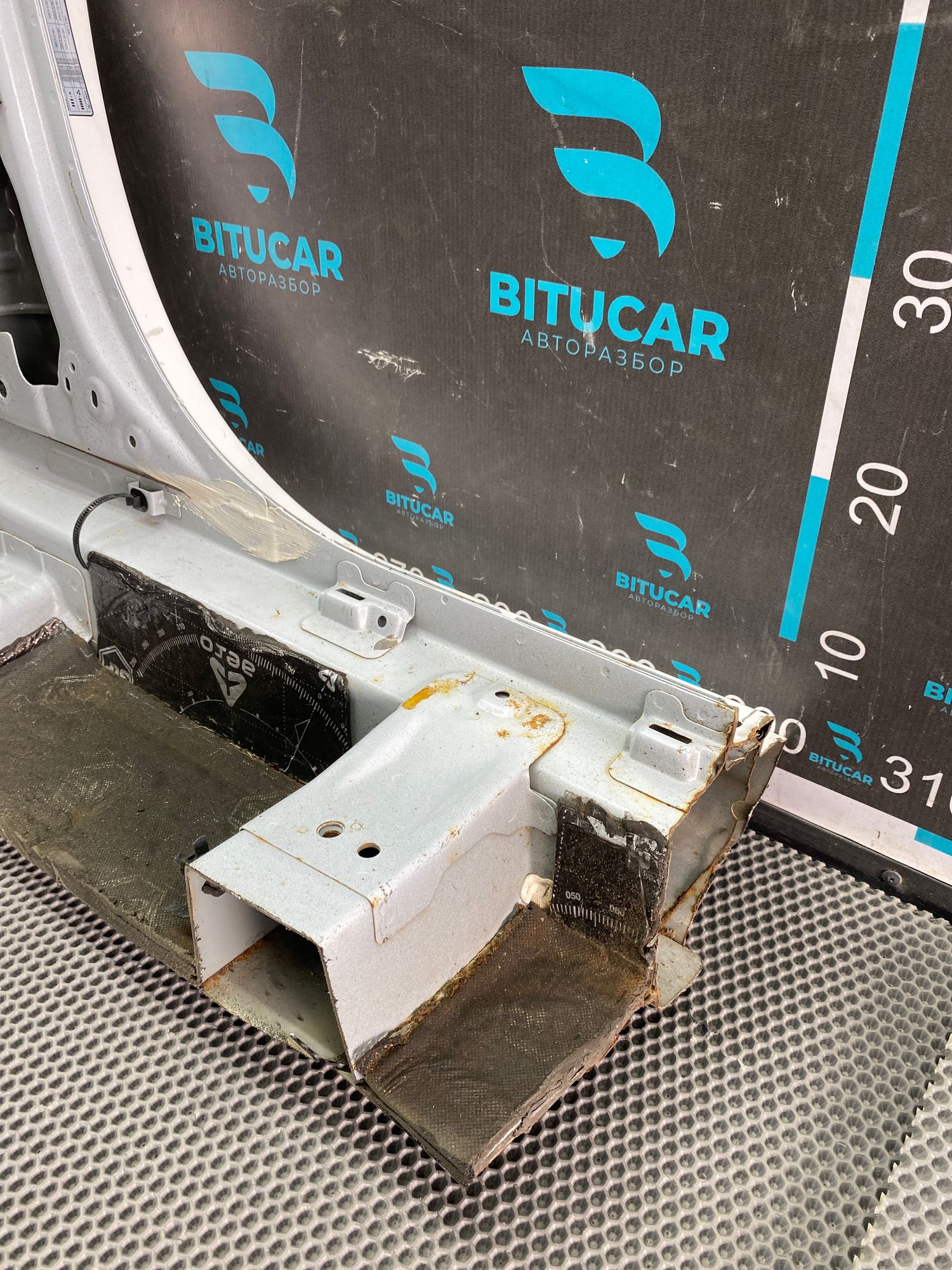 https://ycs.partsauto.market/partsauto-images/thmbs/userImages/c8f07ba63eb5b2f0f6006ea854bf8f7d/part/d7ba10f5-523e-47a6-98d4-0db9d5546cfb_1777541236656.jpg