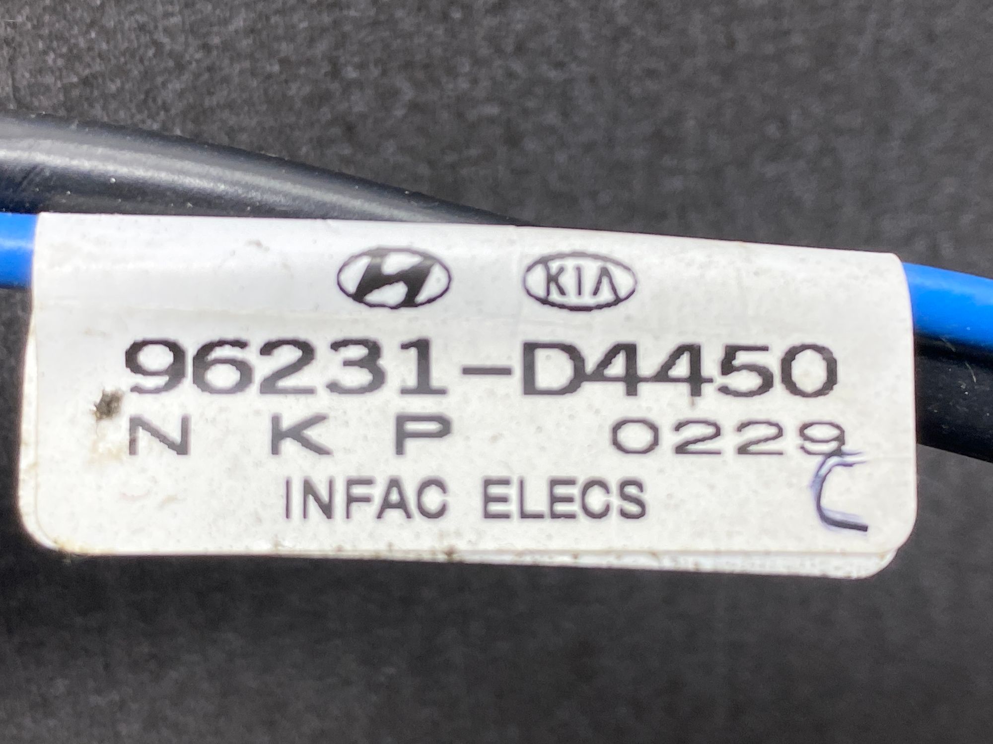 https://ycs.partsauto.market/partsauto-images/thmbs/userImages/c8f07ba63eb5b2f0f6006ea854bf8f7d/part/d86237d0-f4d3-4e9d-a8a8-ebf0aedbf816_1777720134677.jpg