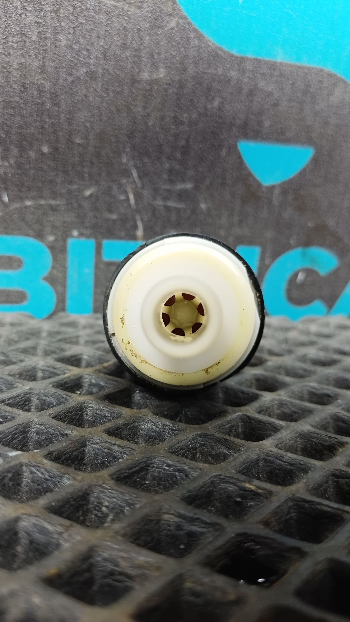 https://ycs.partsauto.market/partsauto-images/thmbs/userImages/c8f07ba63eb5b2f0f6006ea854bf8f7d/part/d88a486d-d613-4d52-82f0-4cebf1029732_1777126227433.jpg