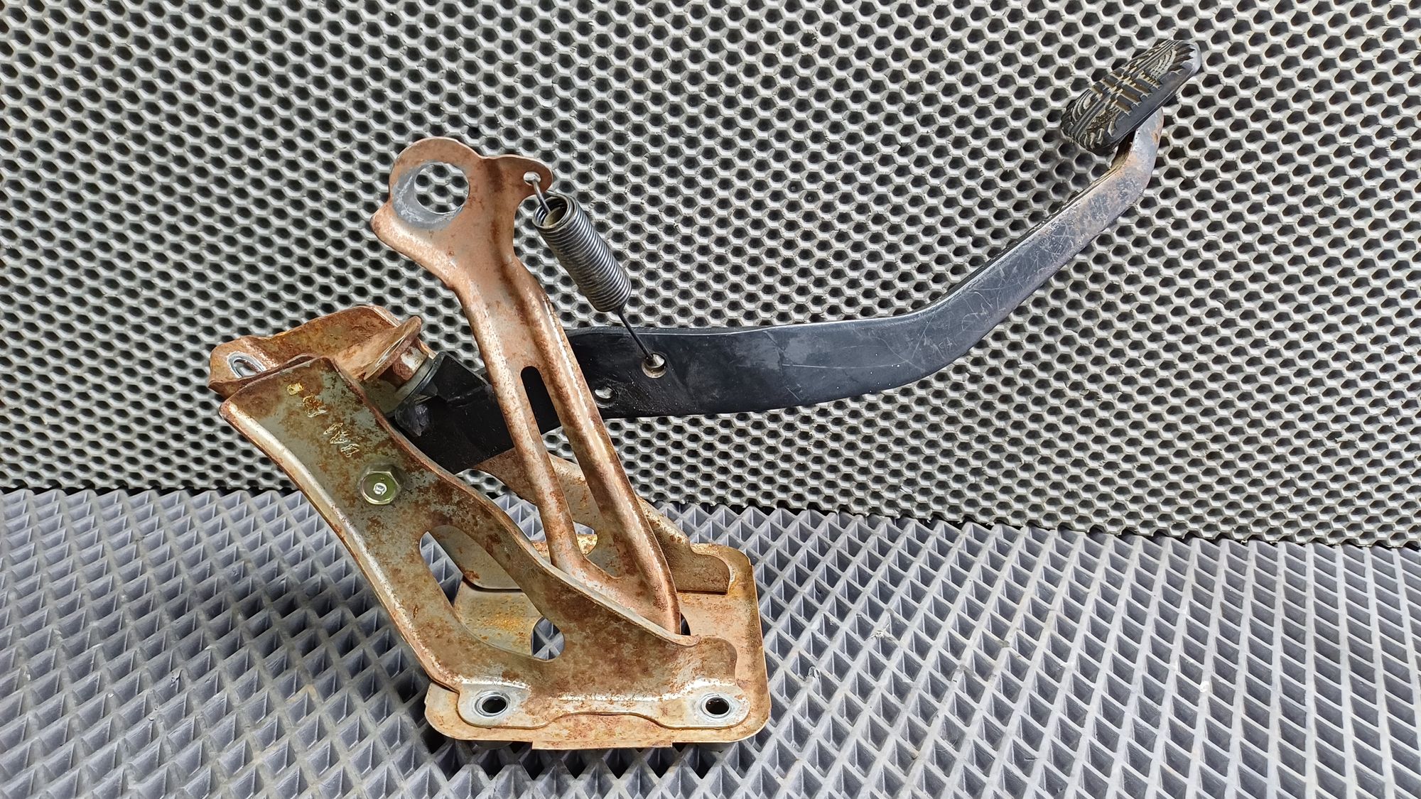 Б/У Педаль тормоза Toyota CARINA E 6 дорест. 1992—1996 1994 Зеленый, 890 рублей, Краснодар