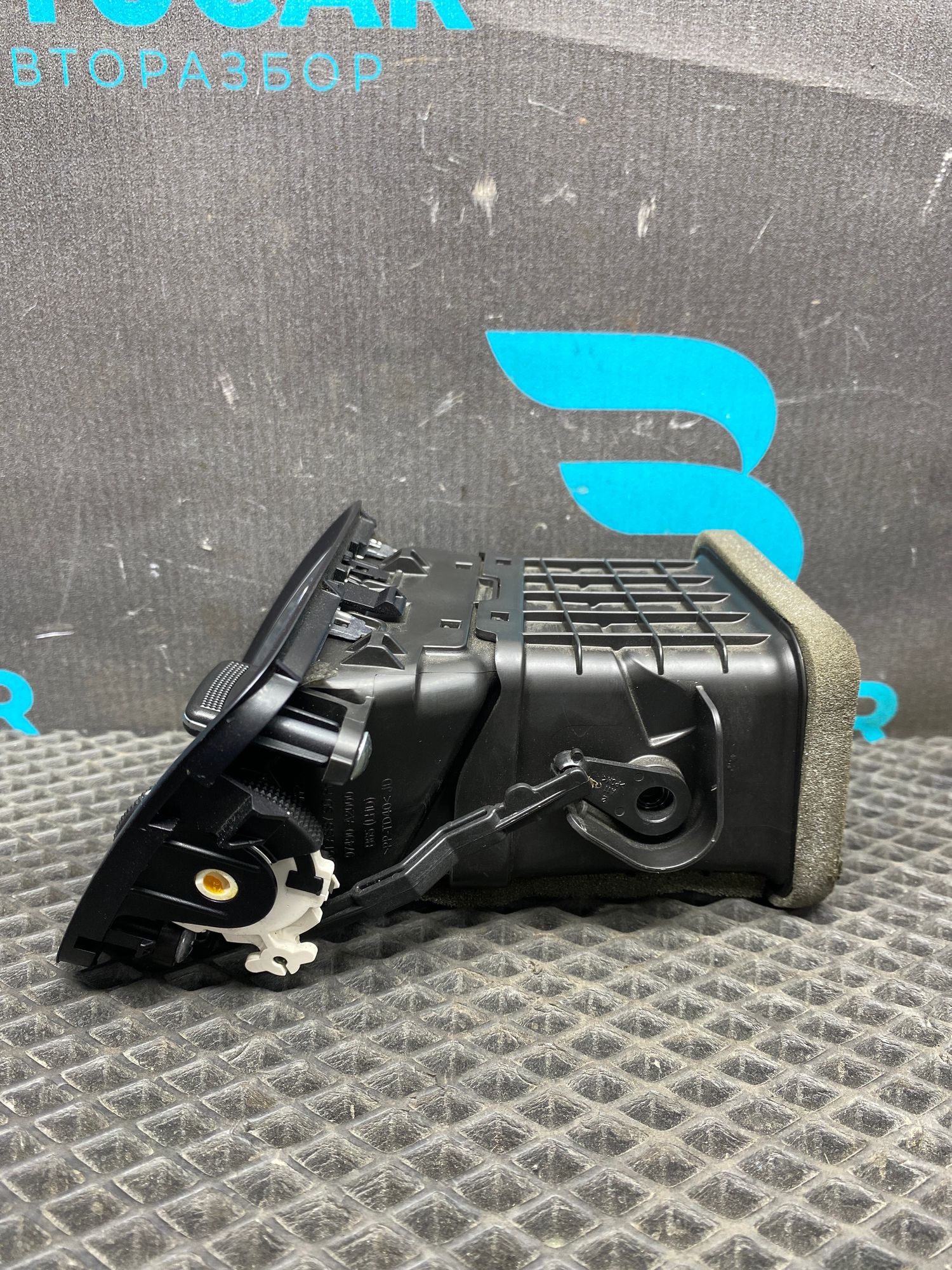 https://ycs.partsauto.market/partsauto-images/thmbs/userImages/c8f07ba63eb5b2f0f6006ea854bf8f7d/part/d954760d-6615-42be-8b66-b6faa59e39b4_1777547949933.jpg