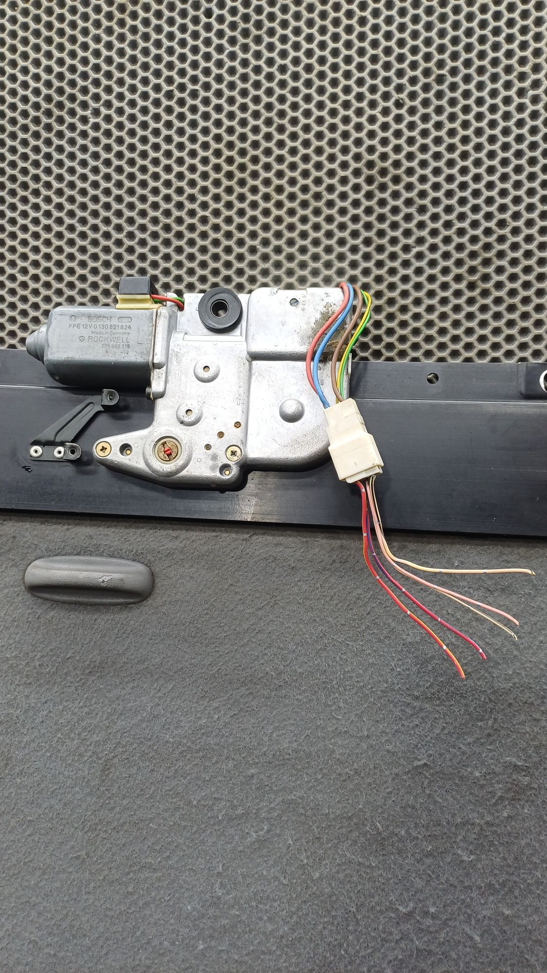 Б/У Электрический люк крыши в сборе Toyota CARINA E 6 дорест. 1992—1996 1994 Зеленый, 19990 рублей, Краснодар