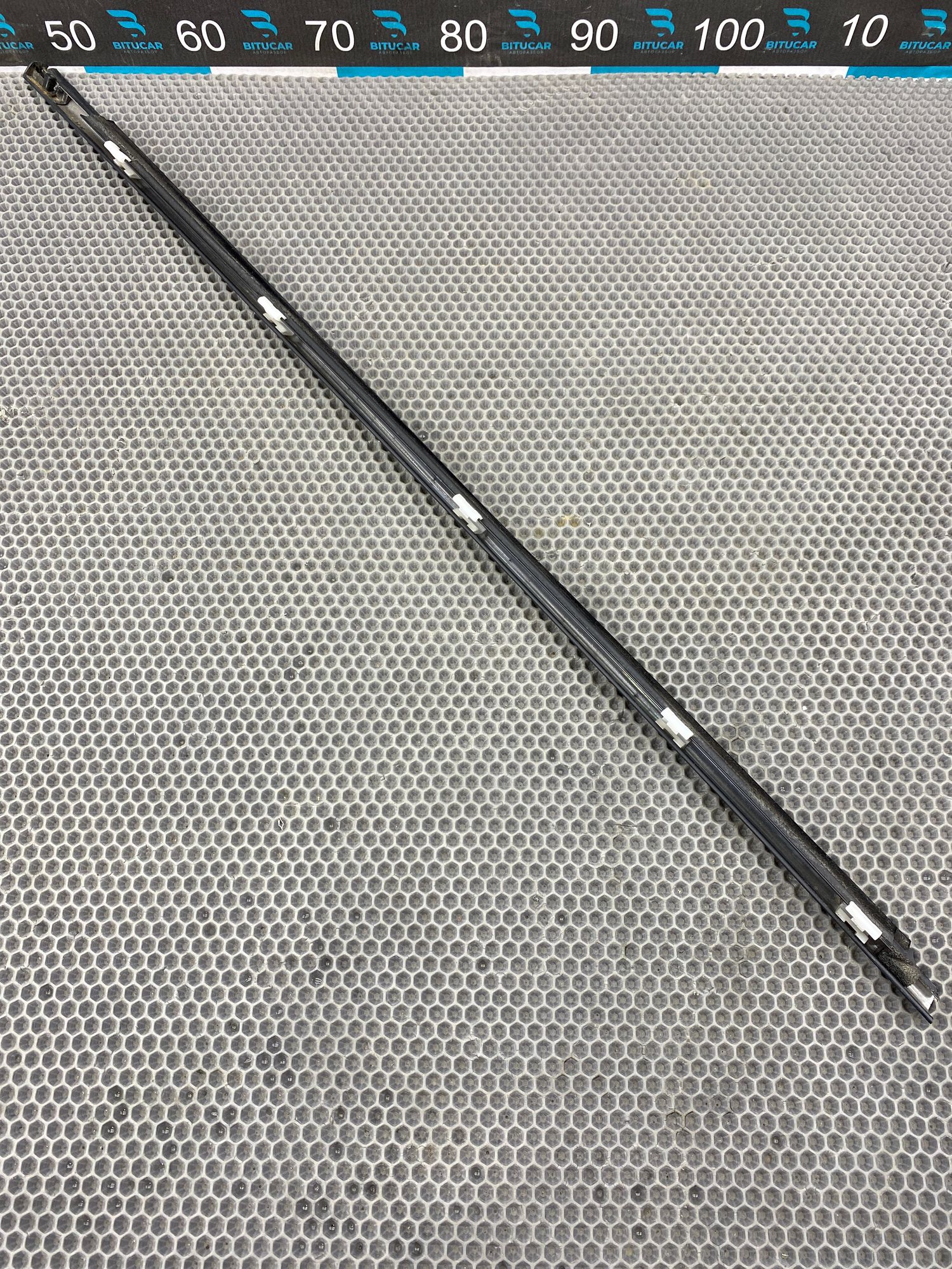 https://ycs.partsauto.market/partsauto-images/thmbs/userImages/c8f07ba63eb5b2f0f6006ea854bf8f7d/part/d9f4e908-9e68-4f3c-a367-d455a5251321_1775033484935.jpg