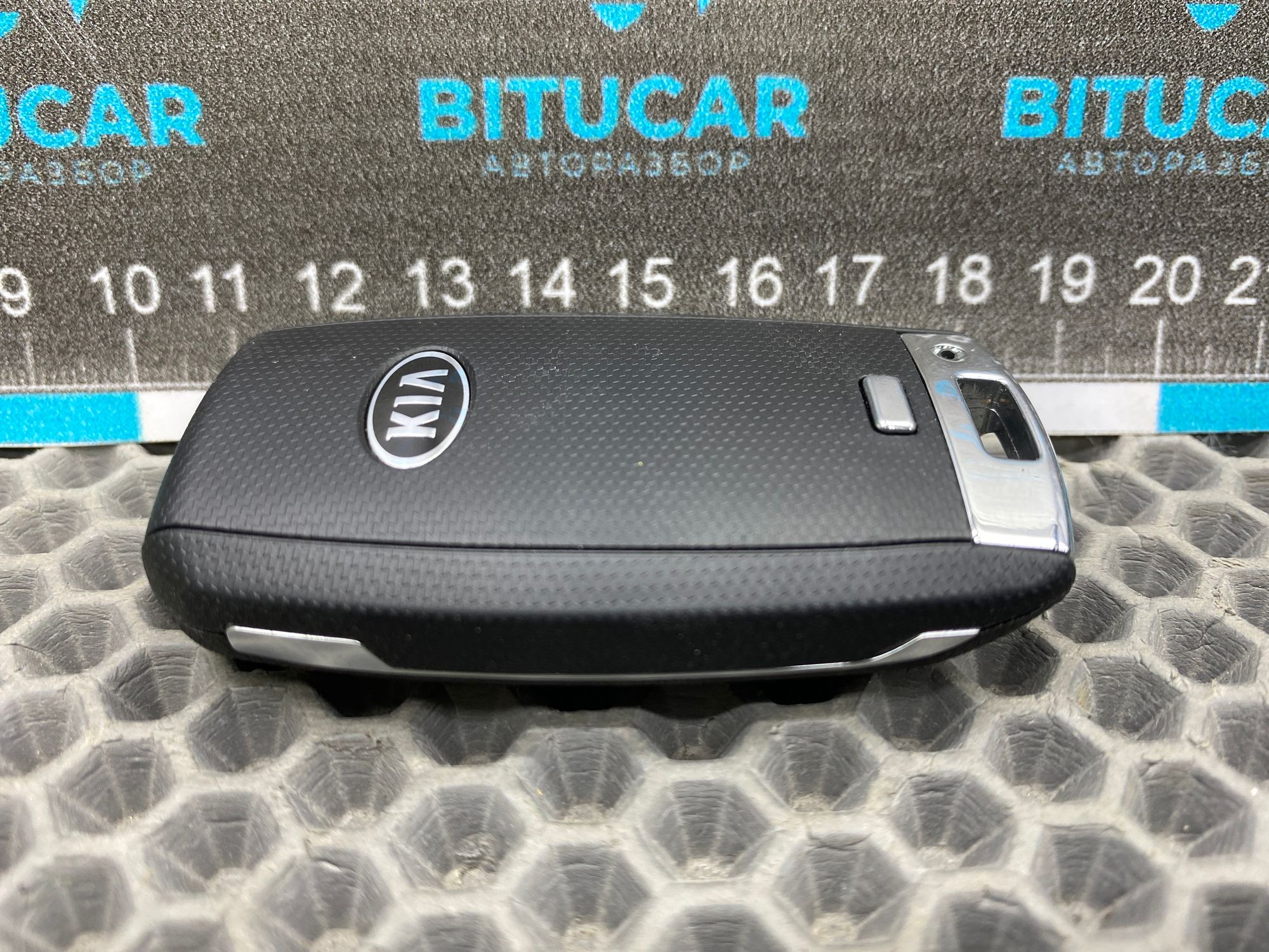 https://ycs.partsauto.market/partsauto-images/thmbs/userImages/c8f07ba63eb5b2f0f6006ea854bf8f7d/part/da0d1cf4-8442-4da8-9880-84770275186c_1777798057747.jpg
