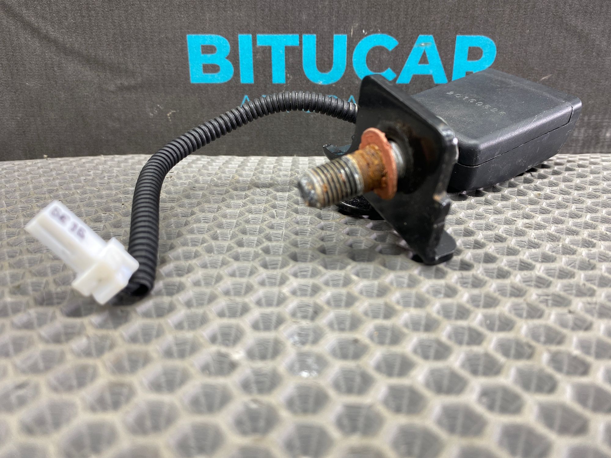 https://ycs.partsauto.market/partsauto-images/thmbs/userImages/c8f07ba63eb5b2f0f6006ea854bf8f7d/part/da8689ae-c260-46c9-8983-e2c538a9cf0e_1777535660577.jpg