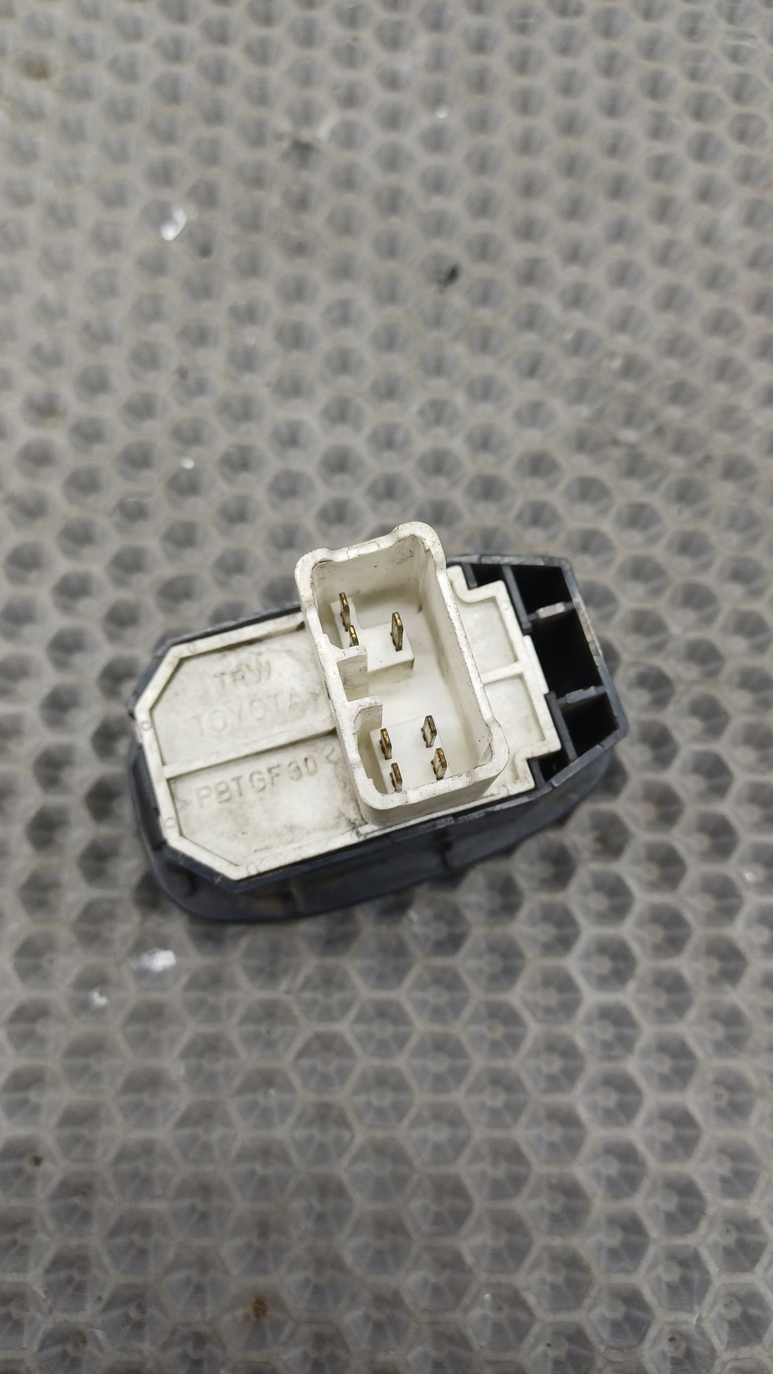 Б/У Кнопка управления зеркалами Toyota CARINA E 6 дорест. 1992—1996 1994 Зеленый, 890 рублей, Краснодар