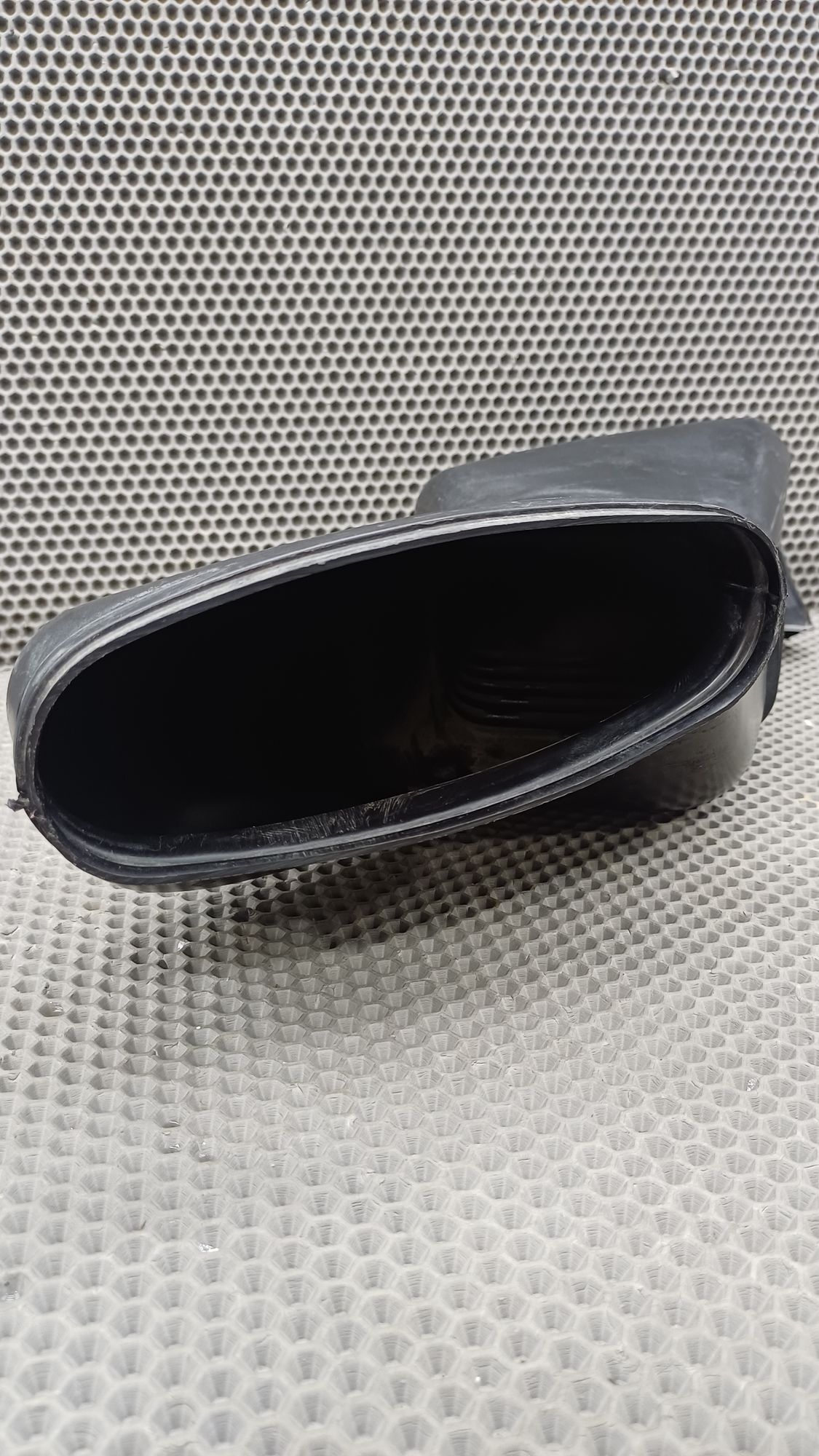 https://ycs.partsauto.market/partsauto-images/thmbs/userImages/c8f07ba63eb5b2f0f6006ea854bf8f7d/part/dae5600f-e0cb-416b-9612-4e8952e14256_1774180337613.jpg
