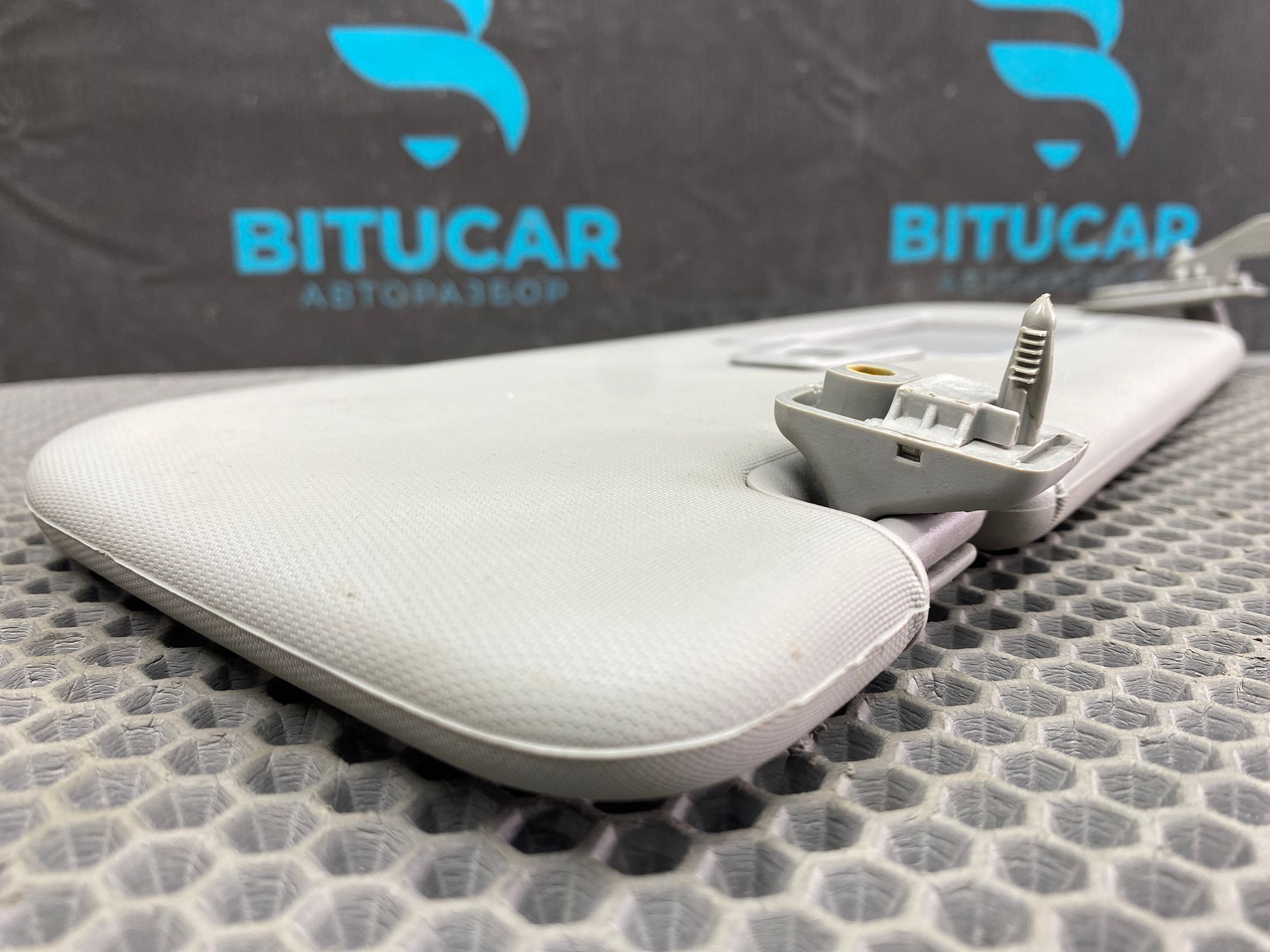 https://ycs.partsauto.market/partsauto-images/thmbs/userImages/c8f07ba63eb5b2f0f6006ea854bf8f7d/part/db0083d1-77e3-4fc3-92ce-bd54012504ca_1777530825737.jpg