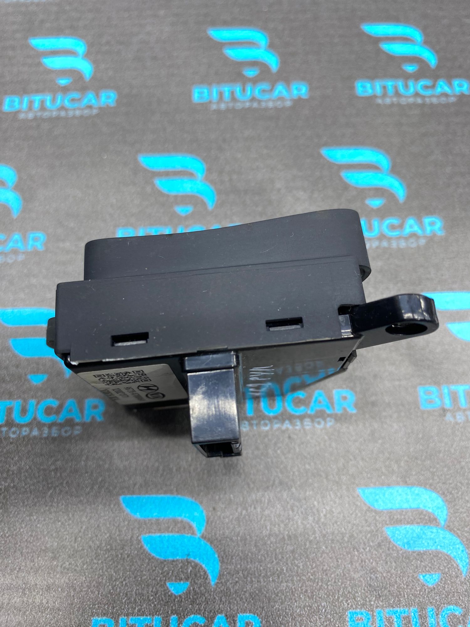 https://ycs.partsauto.market/partsauto-images/thmbs/userImages/c8f07ba63eb5b2f0f6006ea854bf8f7d/part/db19c223-cb5a-482f-ad1c-d1d348a33a12_1770392738965.jpg
