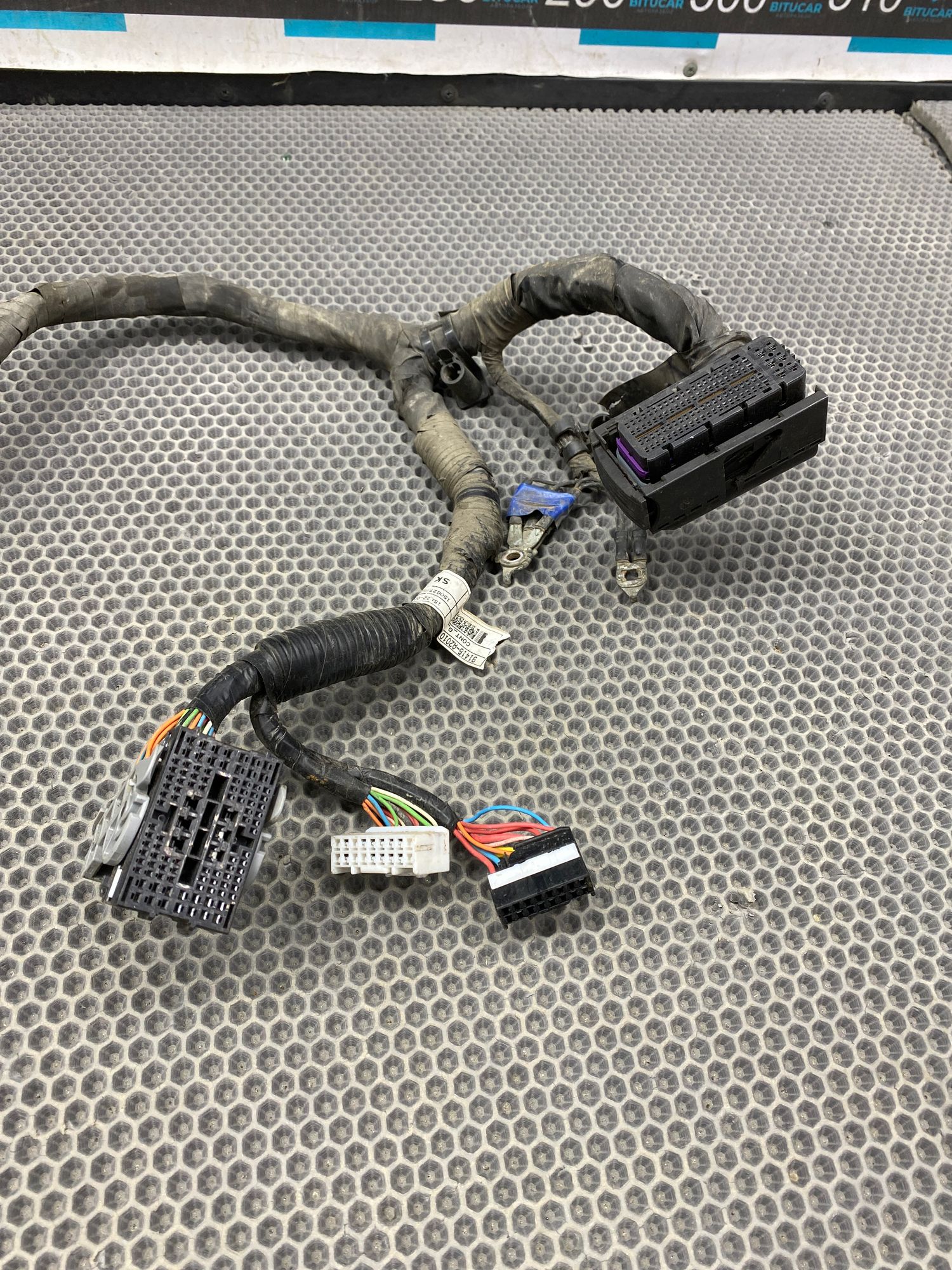 https://ycs.partsauto.market/partsauto-images/thmbs/userImages/c8f07ba63eb5b2f0f6006ea854bf8f7d/part/db502ddb-b185-4c93-9740-64d5ba22d47a_1777562736962.jpg