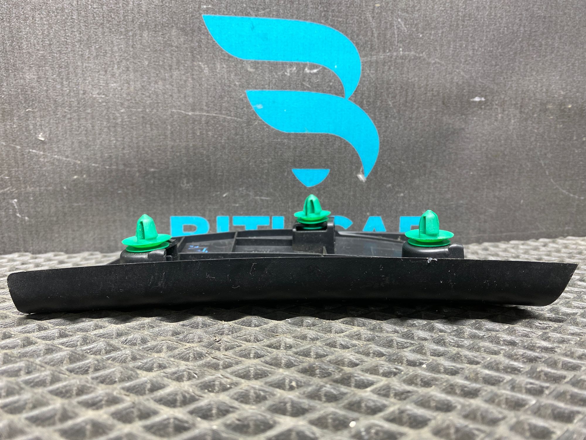 https://ycs.partsauto.market/partsauto-images/thmbs/userImages/c8f07ba63eb5b2f0f6006ea854bf8f7d/part/dbbbd0d3-4a1a-4253-804b-79dcbc6c7de2_1776934986462.jpg