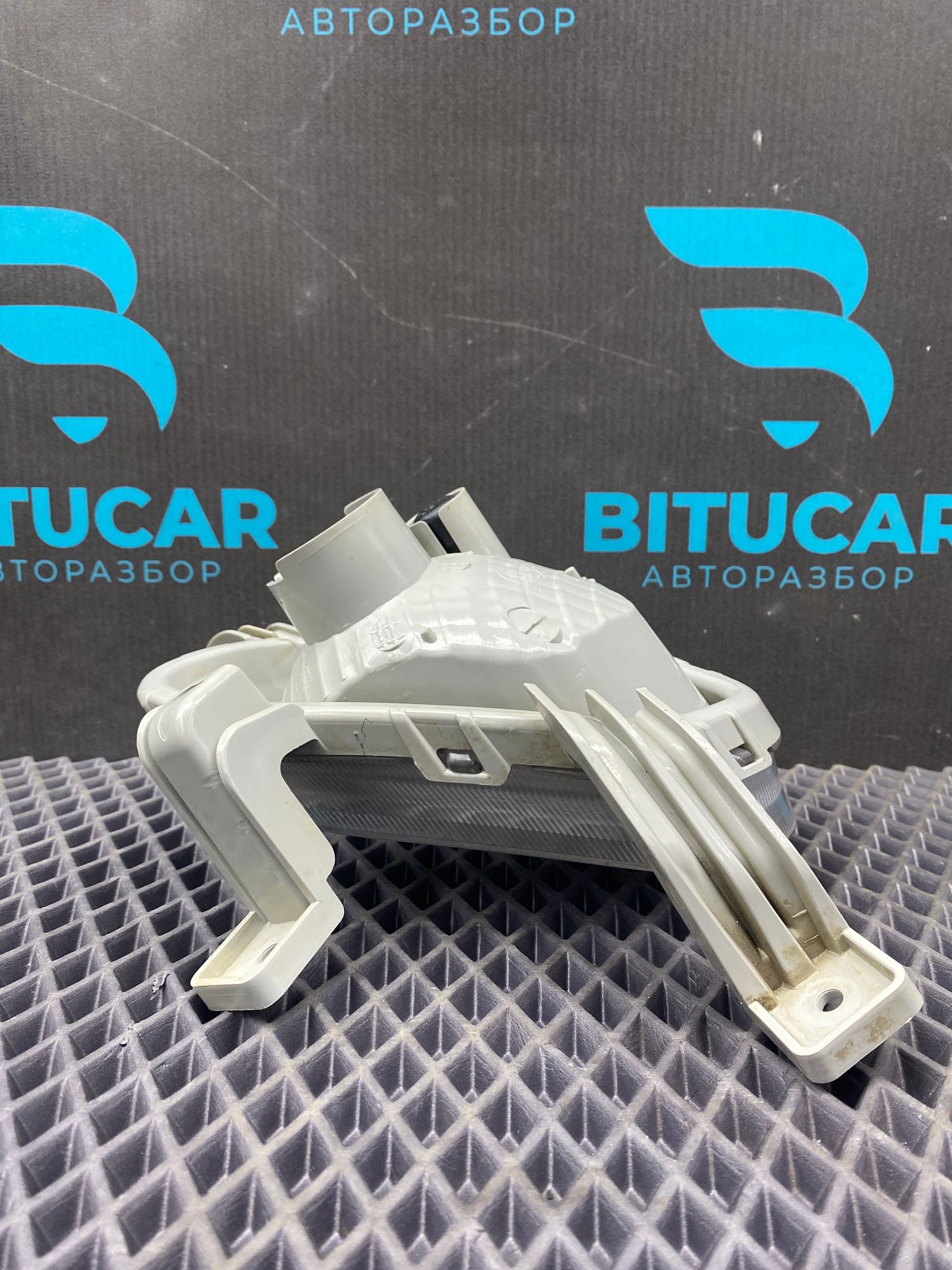 https://ycs.partsauto.market/partsauto-images/thmbs/userImages/c8f07ba63eb5b2f0f6006ea854bf8f7d/part/dbe8931b-abec-410f-ac0f-ad1df6da7752_1773848278555.jpg