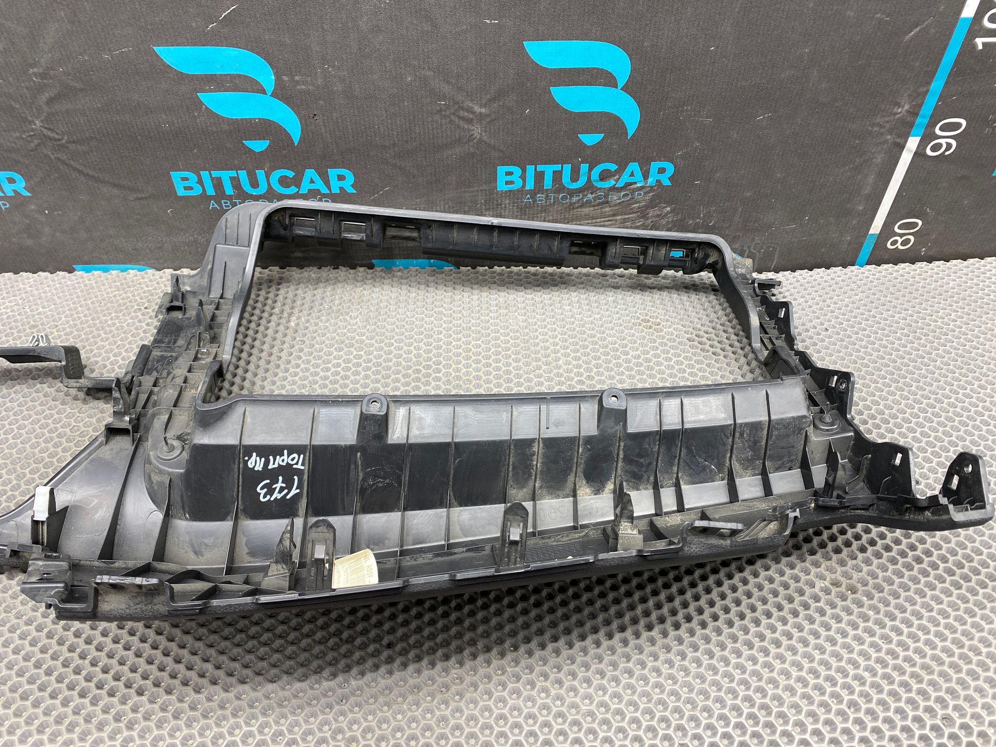 https://ycs.partsauto.market/partsauto-images/thmbs/userImages/c8f07ba63eb5b2f0f6006ea854bf8f7d/part/dc4b996a-ed6e-4ed9-a44d-865318c5b420_1777021181010.jpg