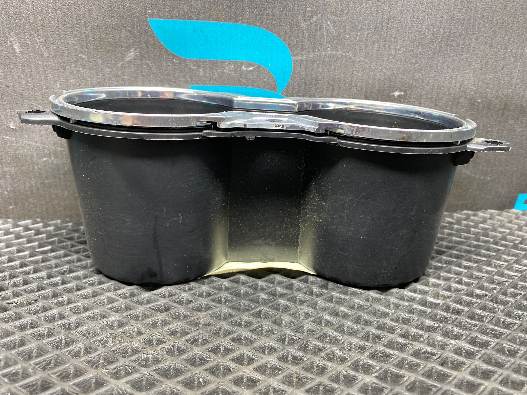 https://ycs.partsauto.market/partsauto-images/thmbs/userImages/c8f07ba63eb5b2f0f6006ea854bf8f7d/part/dcae34b1-f188-43a5-89c4-88118b2b07c7_1777291659980.jpg