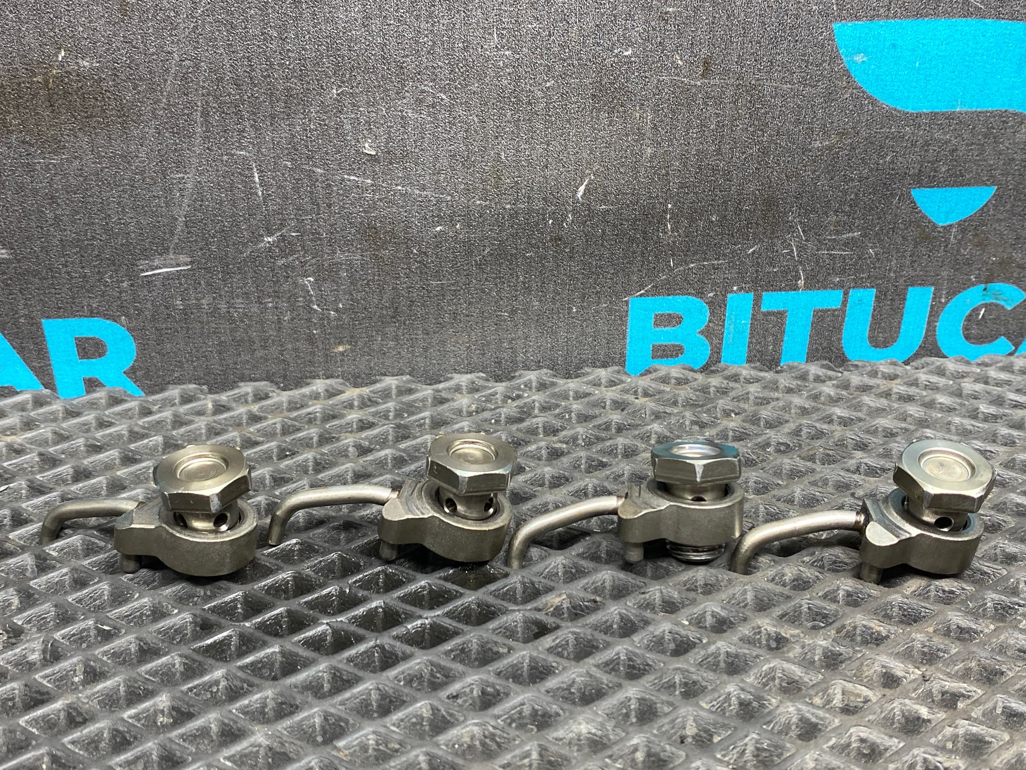 https://ycs.partsauto.market/partsauto-images/thmbs/userImages/c8f07ba63eb5b2f0f6006ea854bf8f7d/part/dd494c11-06ee-4bec-87a1-a306a36b63c5_1777214211517.jpg