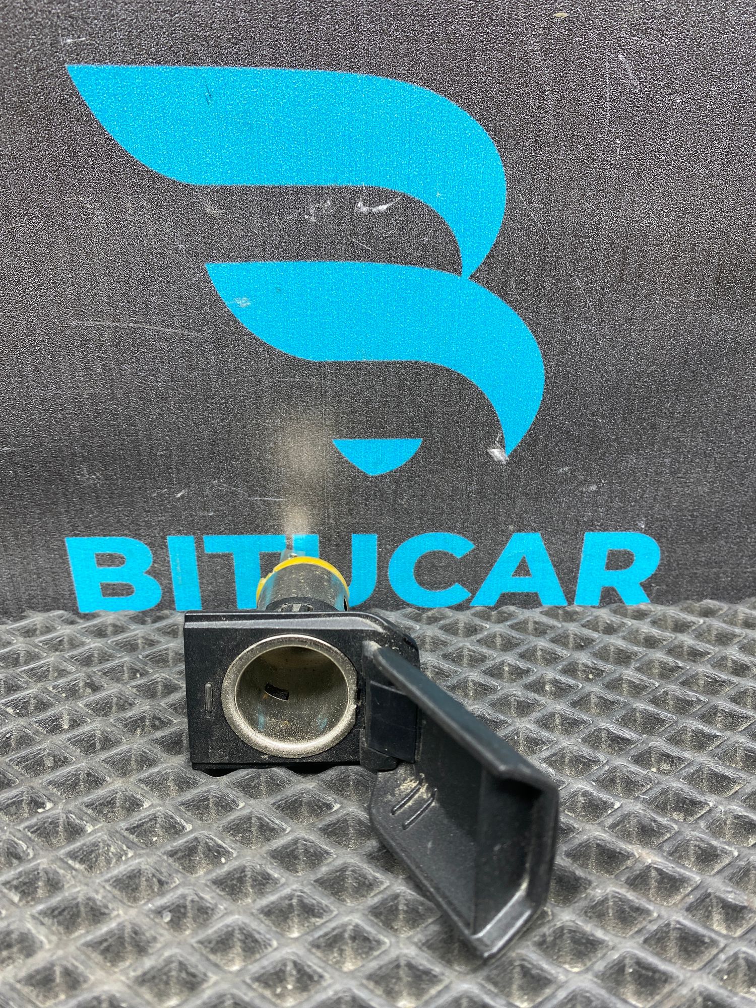 Б/У Розетка 12V прикуривателя Kia Rio 4 (G4FG) 1.6L AT 2021, 890 рублей, Краснодар