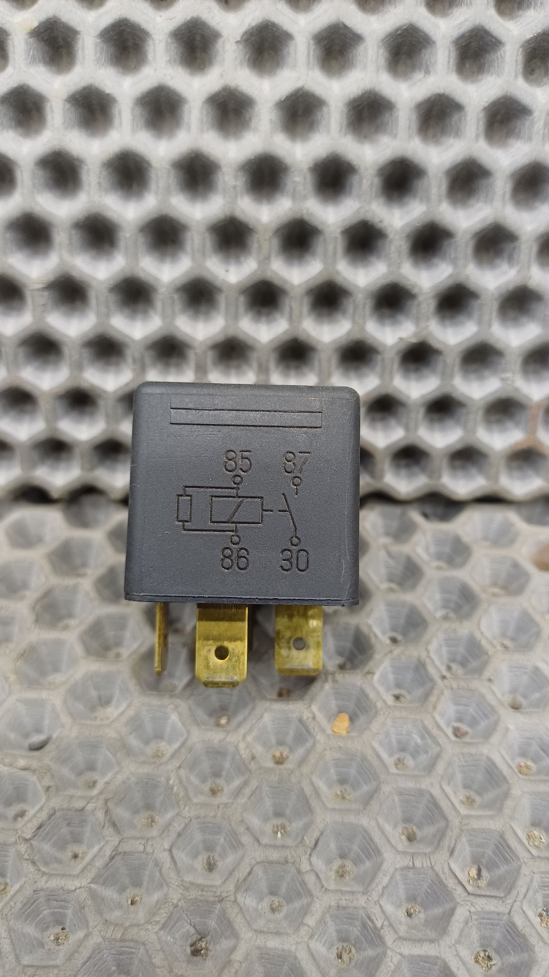 Б/У Реле универсальное 4 контакта Toyota CARINA E 6 дорест. 1992—1996 1994 Зеленый, 499 рублей, Краснодар