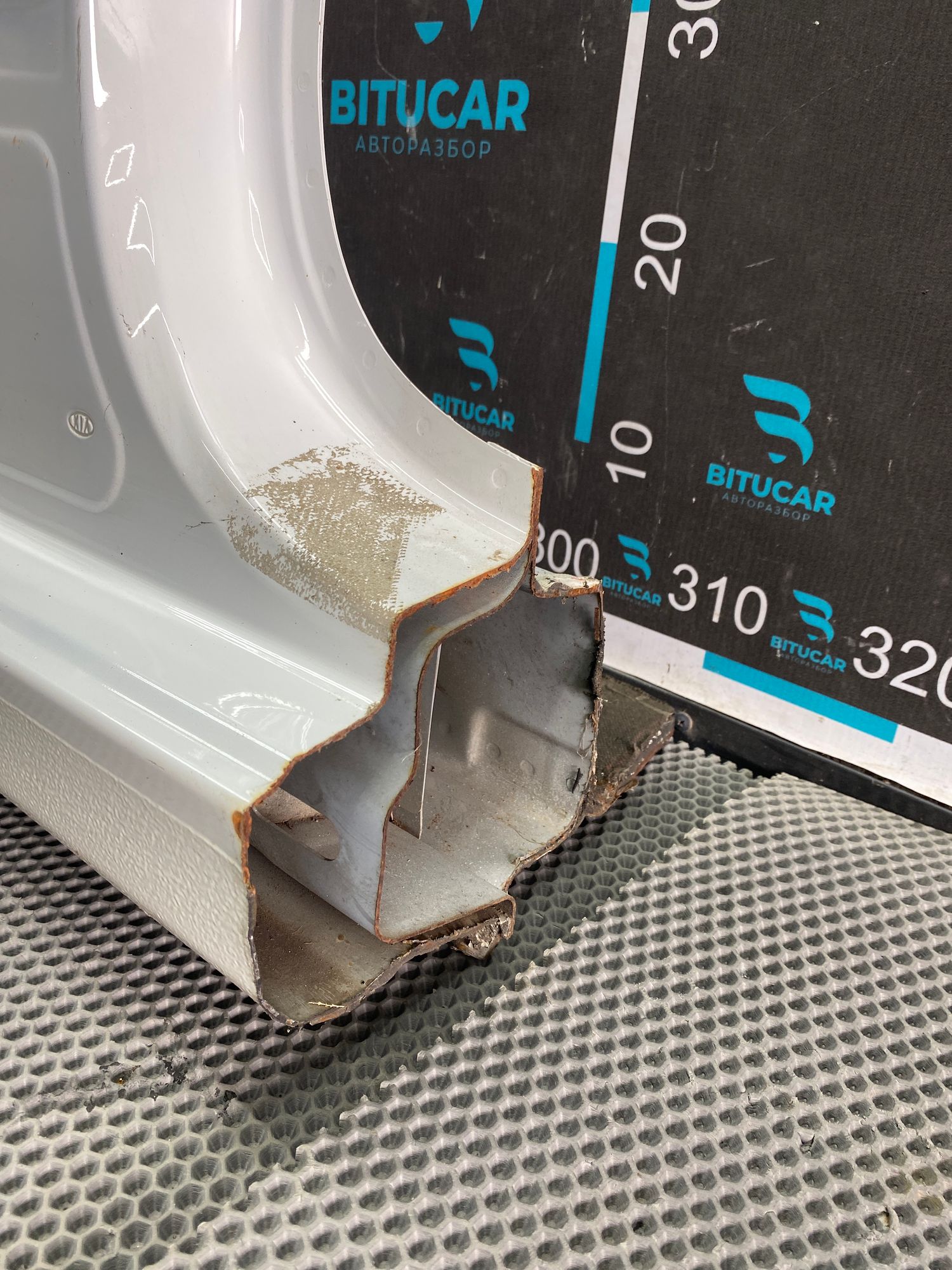 https://ycs.partsauto.market/partsauto-images/thmbs/userImages/c8f07ba63eb5b2f0f6006ea854bf8f7d/part/de9d3432-49a9-4211-a0ec-e74879ae84c2_1777541238166.jpg