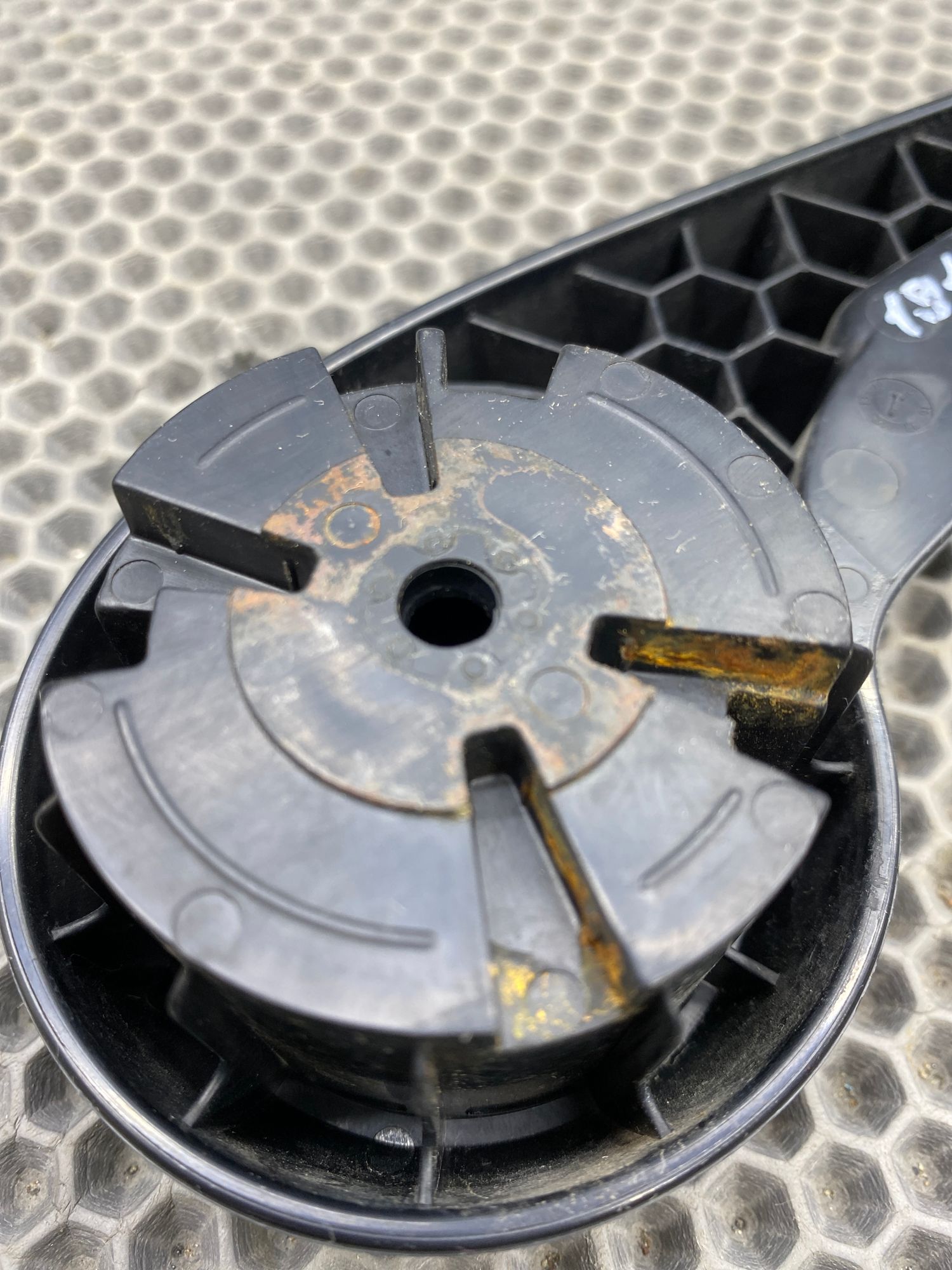 Ручка сидения левая Kia Ceed 2 JD (G4FG) 1.6L MT 2015 Хэтчбек, 4990 рублей, Краснодар